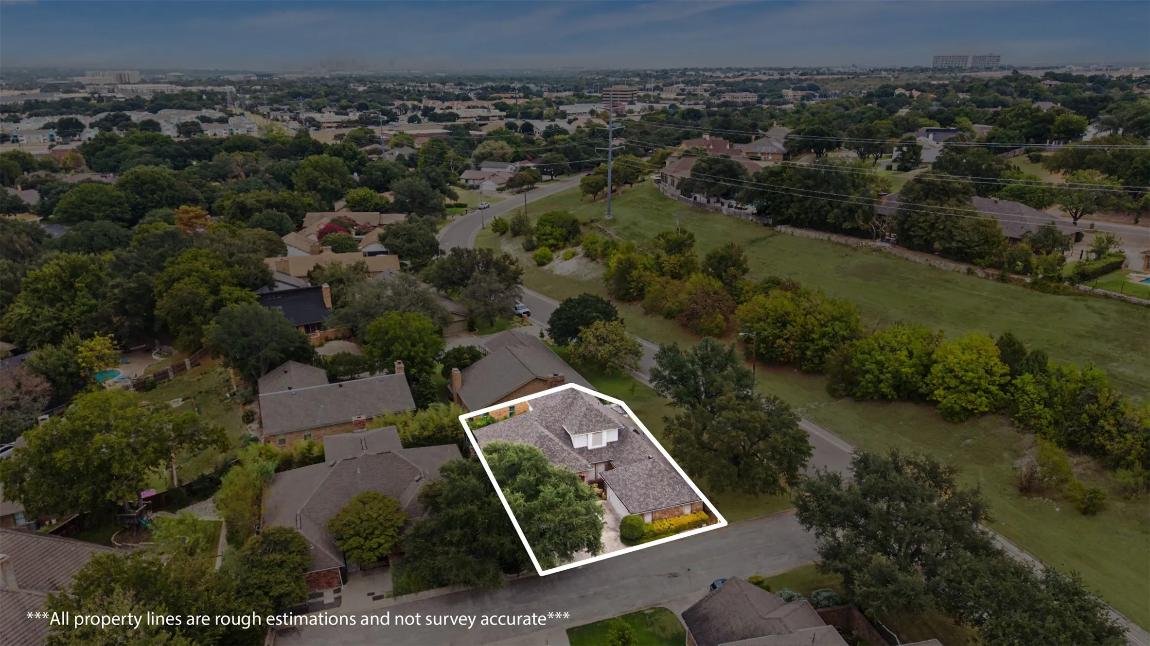 Single Family Residence For Sale in Tarrant County , 68 Legend Road, Benbrook, Texas 76132, 3 Bedroom, 3 Bathroom, 2 Garage spaces, 2,693 Sqft, built in 1985, mls#21381267, Real Estate Agent in Benbrook, Homes For Sale in Tarrant county, Homes For Sale in Benbrook, Realtor in Benbrook Texas, Real Estate Brokerage Independent Realty Texas, Luminita Cordes Realtor