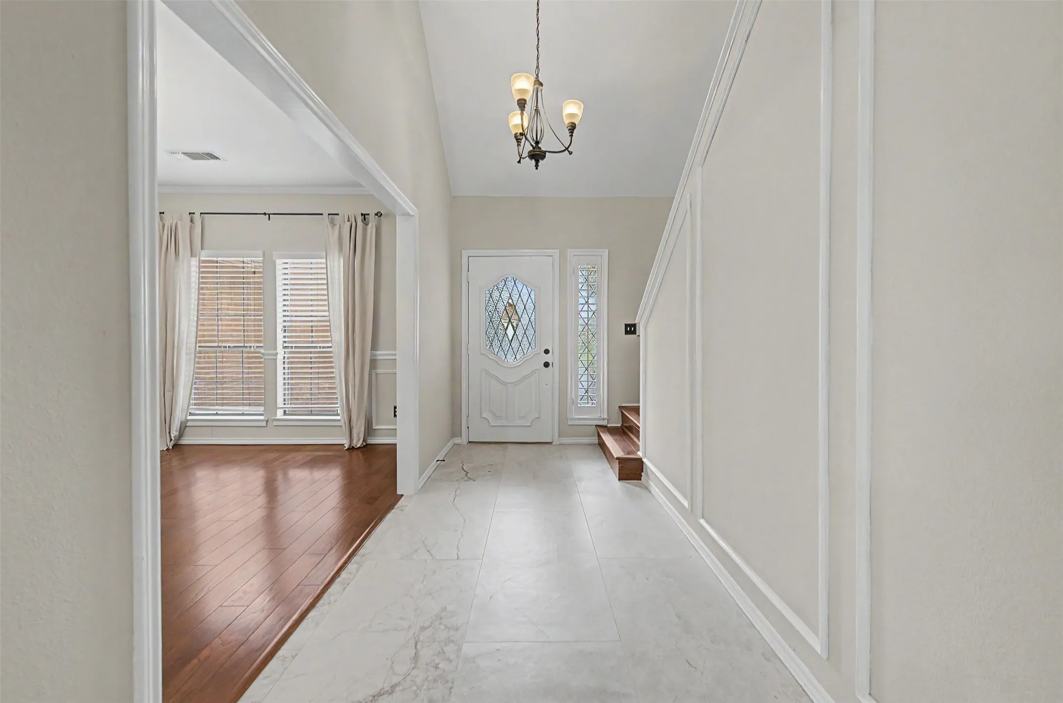 Single Family Residence For Sale in Tarrant County , 68 Legend Road, Benbrook, Texas 76132, 3 Bedroom, 3 Bathroom, 2 Garage spaces, 2,693 Sqft, built in 1985, mls#21381267, Real Estate Agent in Benbrook, Homes For Sale in Tarrant county, Homes For Sale in Benbrook, Realtor in Benbrook Texas, Real Estate Brokerage Independent Realty Texas, Luminita Cordes Realtor