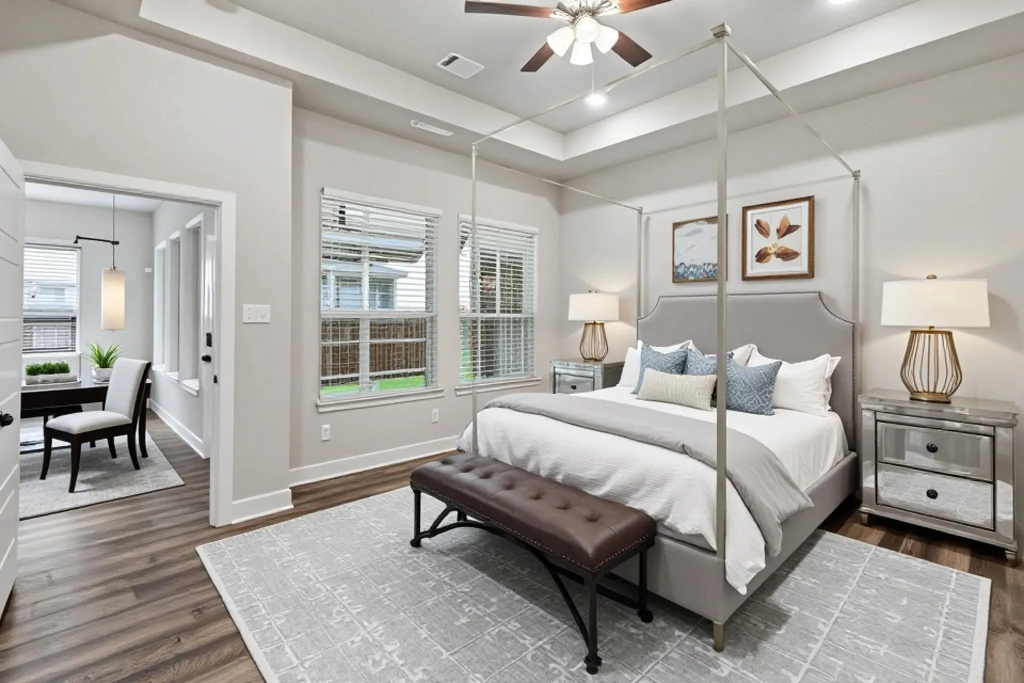 Tray ceiling with recessed lighting