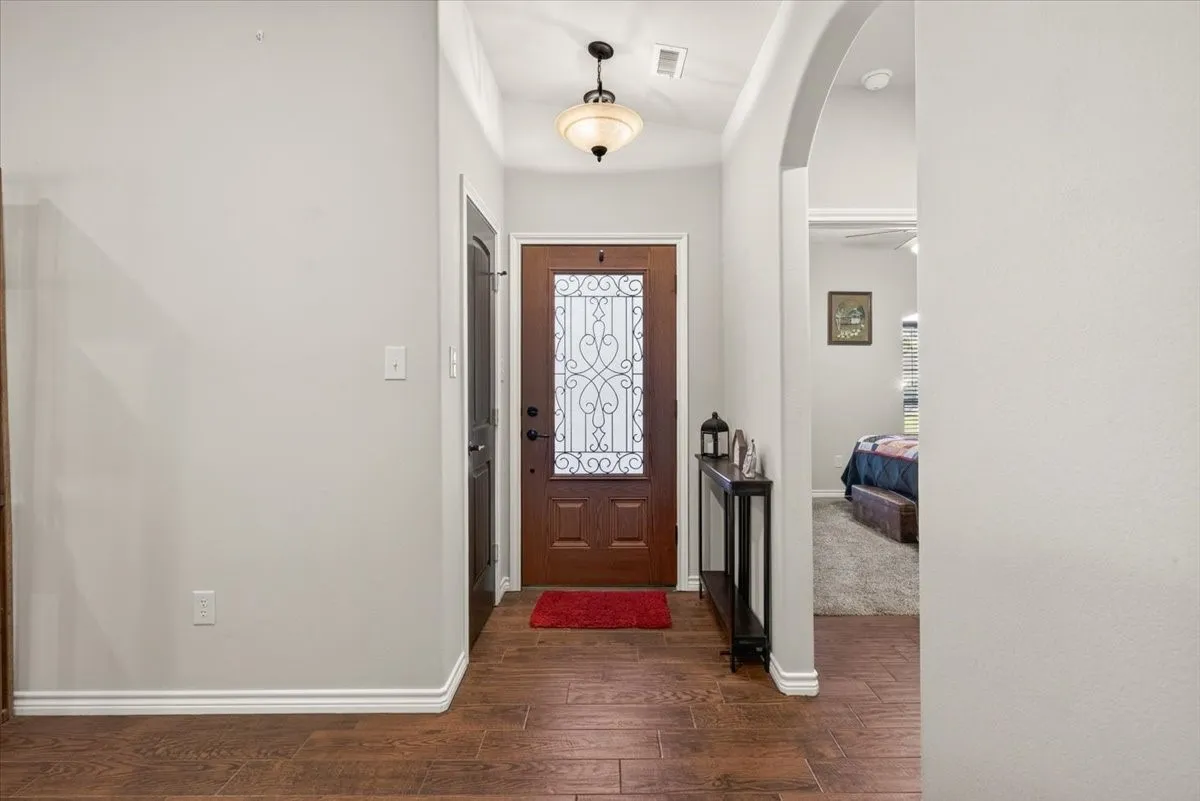 Single Family Residence For Sale in Henderson County , 315 Canoe Court, Gun Barrel City, Texas 75156, 2 Bedroom, 2 Bathroom, 2 Garage spaces, 1,591 Sqft, built in 2017, mls#21380911, Real Estate Agent in Gun Barrel City, Homes For Sale in Henderson county, Homes For Sale in Gun Barrel City, Realtor in Gun Barrel City Texas, Real Estate Brokerage Independent Realty Texas, Luminita Cordes Realtor