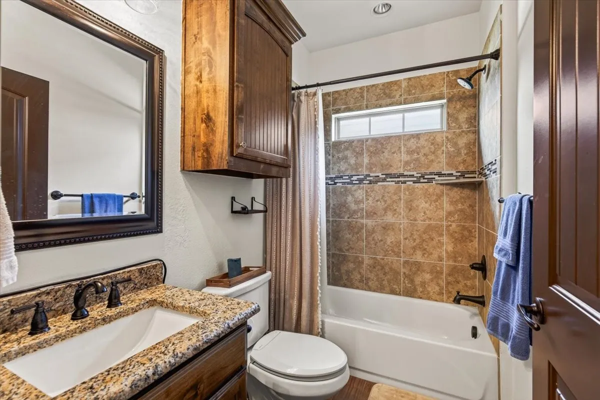 Single Family Residence For Sale in Henderson County , 315 Canoe Court, Gun Barrel City, Texas 75156, 2 Bedroom, 2 Bathroom, 2 Garage spaces, 1,591 Sqft, built in 2017, mls#21380911, Real Estate Agent in Gun Barrel City, Homes For Sale in Henderson county, Homes For Sale in Gun Barrel City, Realtor in Gun Barrel City Texas, Real Estate Brokerage Independent Realty Texas, Luminita Cordes Realtor