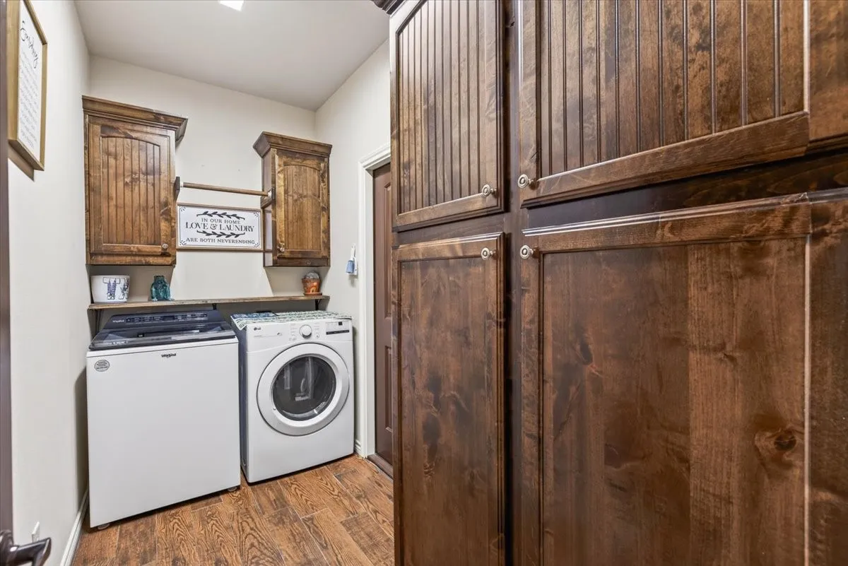 Single Family Residence For Sale in Henderson County , 315 Canoe Court, Gun Barrel City, Texas 75156, 2 Bedroom, 2 Bathroom, 2 Garage spaces, 1,591 Sqft, built in 2017, mls#21380911, Real Estate Agent in Gun Barrel City, Homes For Sale in Henderson county, Homes For Sale in Gun Barrel City, Realtor in Gun Barrel City Texas, Real Estate Brokerage Independent Realty Texas, Luminita Cordes Realtor