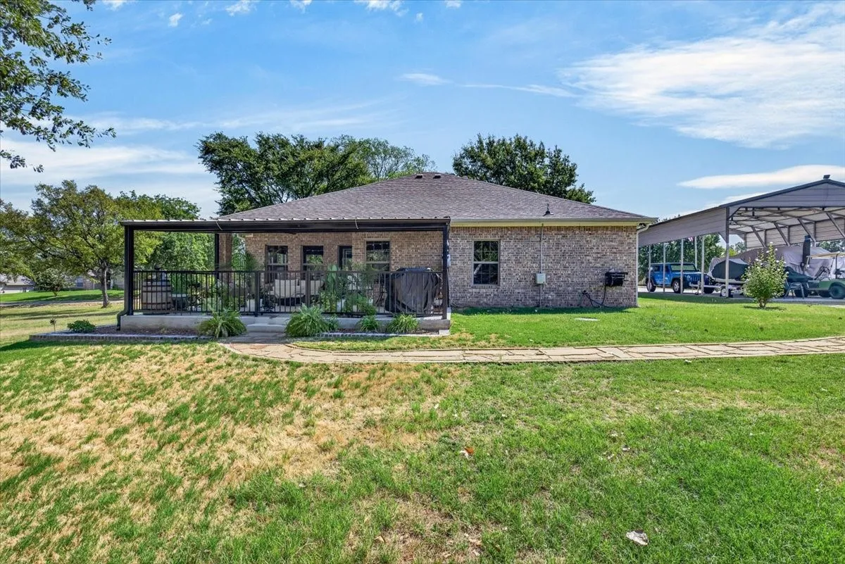 Single Family Residence For Sale in Henderson County , 315 Canoe Court, Gun Barrel City, Texas 75156, 2 Bedroom, 2 Bathroom, 2 Garage spaces, 1,591 Sqft, built in 2017, mls#21380911, Real Estate Agent in Gun Barrel City, Homes For Sale in Henderson county, Homes For Sale in Gun Barrel City, Realtor in Gun Barrel City Texas, Real Estate Brokerage Independent Realty Texas, Luminita Cordes Realtor
