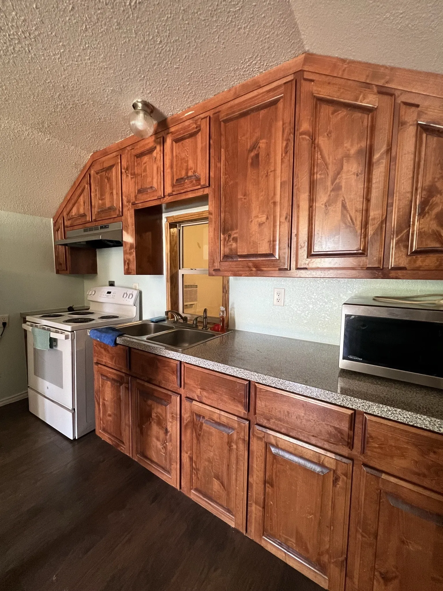 Single Family Residence For Rent in Comanche County , 440 HUMPHREY Street, De Leon, Texas 76444, 3 Bedroom, 1 Bathroom, Garage spaces, 972 Sqft, built in 1930, mls#21381718, Real Estate Agent in De Leon, Homes For Rent in Comanche county, Homes For Rent in De Leon, Realtor in De Leon Texas, Real Estate Brokerage Independent Realty Texas, Luminita Cordes Realtor