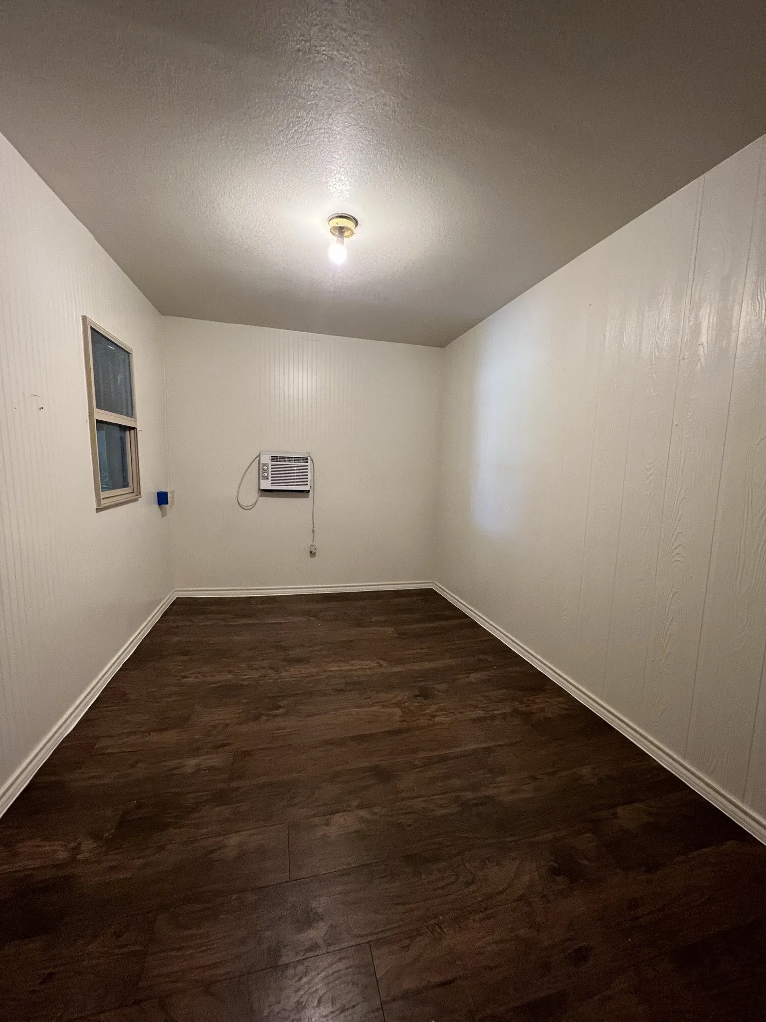Single Family Residence For Rent in Comanche County , 440 HUMPHREY Street, De Leon, Texas 76444, 3 Bedroom, 1 Bathroom, Garage spaces, 972 Sqft, built in 1930, mls#21381718, Real Estate Agent in De Leon, Homes For Rent in Comanche county, Homes For Rent in De Leon, Realtor in De Leon Texas, Real Estate Brokerage Independent Realty Texas, Luminita Cordes Realtor