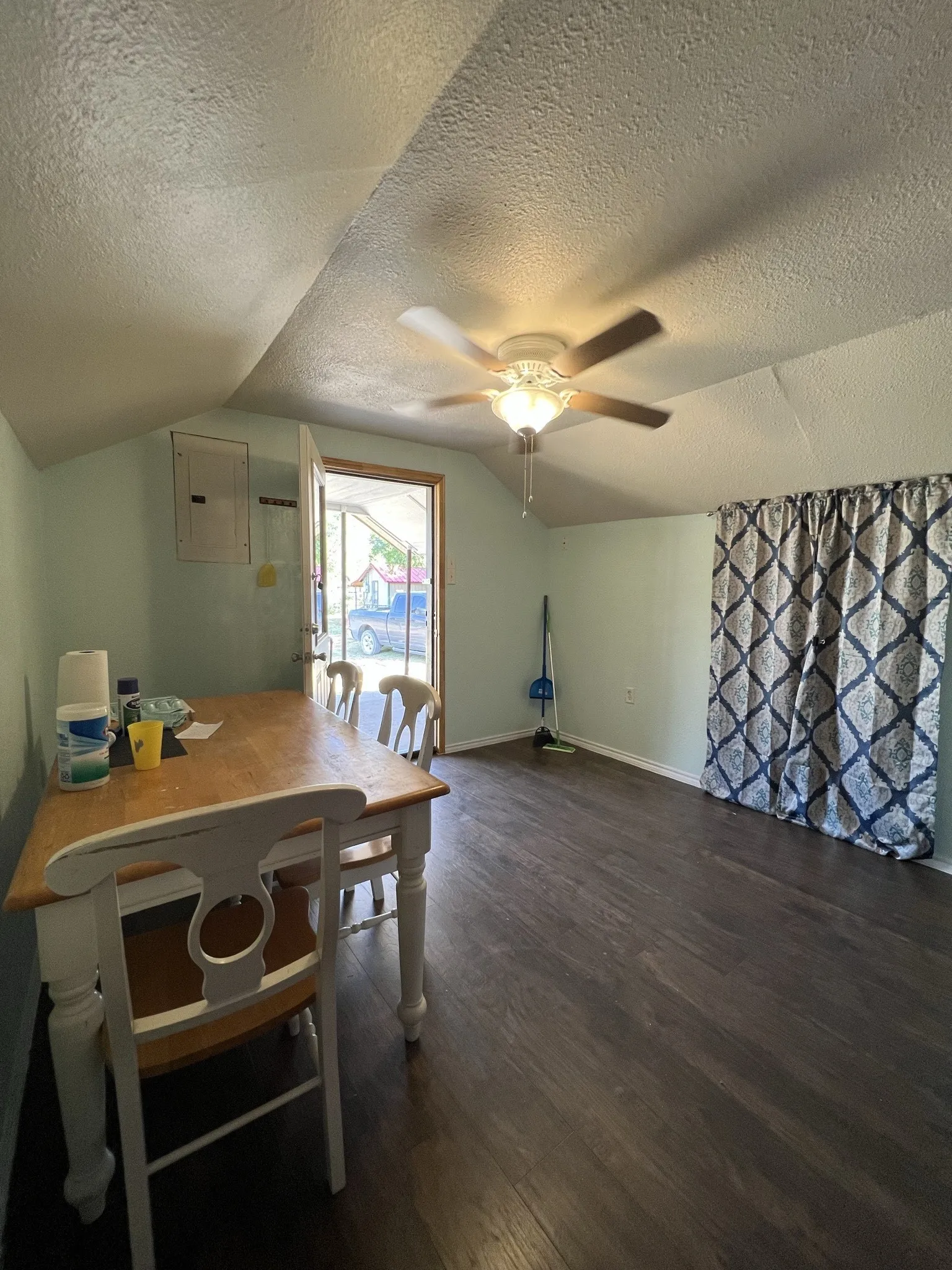 Single Family Residence For Rent in Comanche County , 440 HUMPHREY Street, De Leon, Texas 76444, 3 Bedroom, 1 Bathroom, Garage spaces, 972 Sqft, built in 1930, mls#21381718, Real Estate Agent in De Leon, Homes For Rent in Comanche county, Homes For Rent in De Leon, Realtor in De Leon Texas, Real Estate Brokerage Independent Realty Texas, Luminita Cordes Realtor