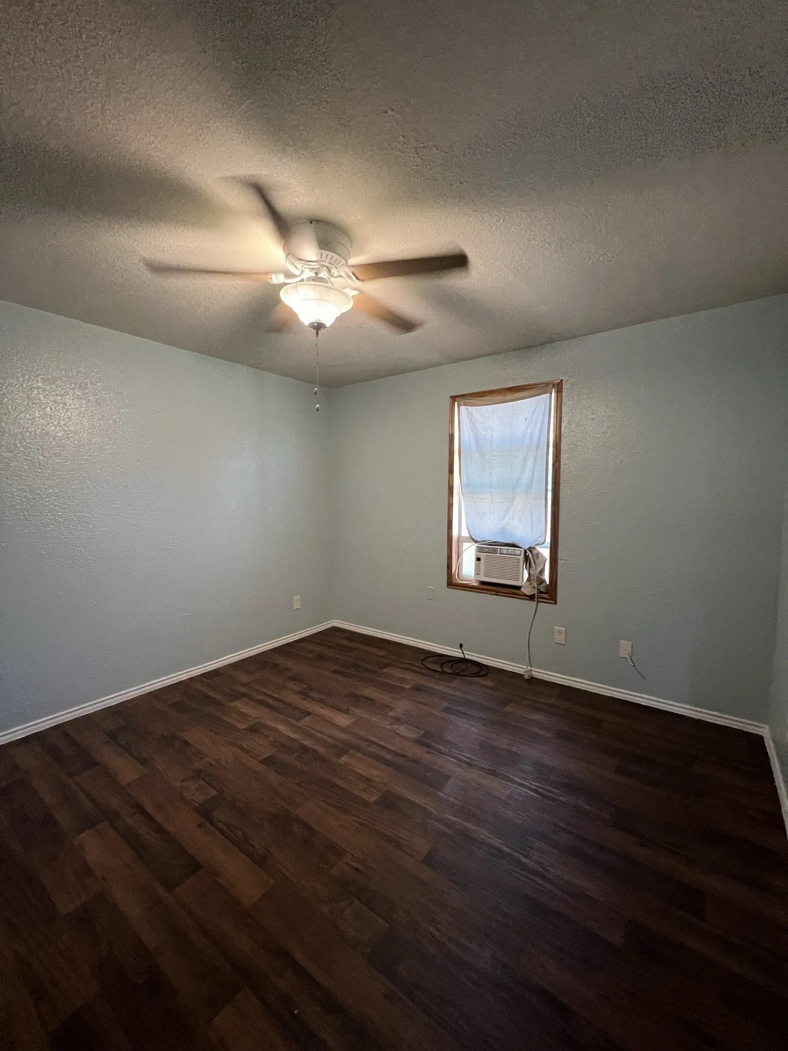 Single Family Residence For Rent in Comanche County , 440 HUMPHREY Street, De Leon, Texas 76444, 3 Bedroom, 1 Bathroom, Garage spaces, 972 Sqft, built in 1930, mls#21381718, Real Estate Agent in De Leon, Homes For Rent in Comanche county, Homes For Rent in De Leon, Realtor in De Leon Texas, Real Estate Brokerage Independent Realty Texas, Luminita Cordes Realtor