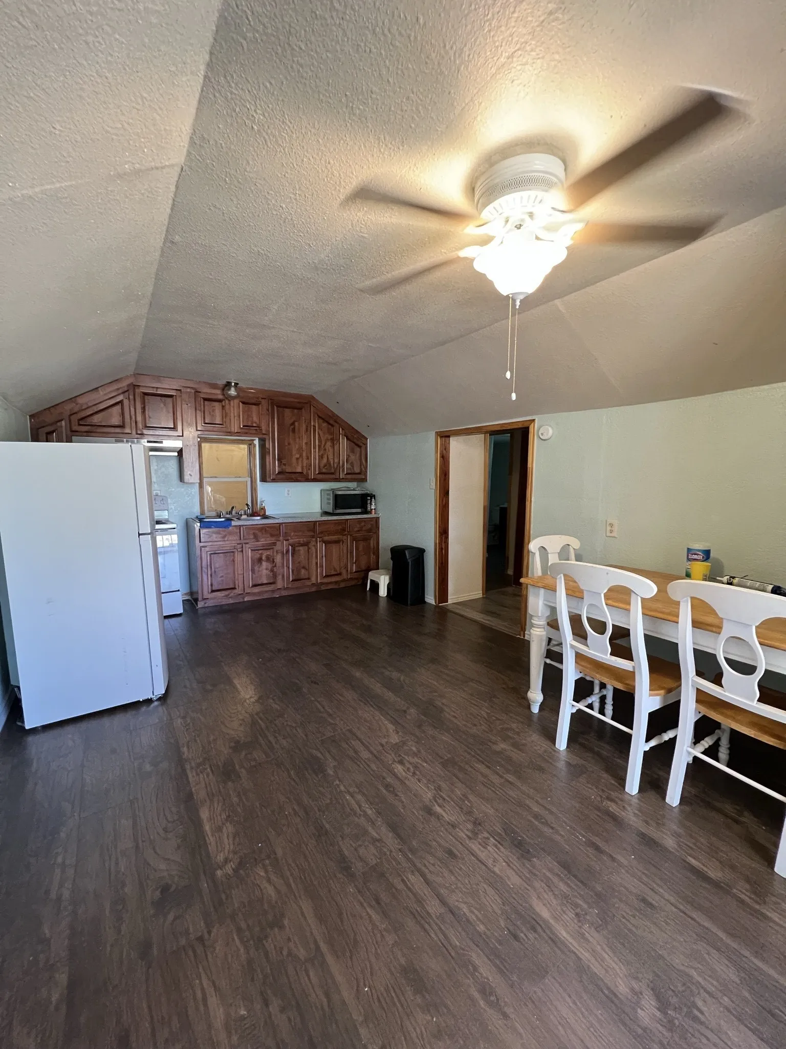 Single Family Residence For Rent in Comanche County , 440 HUMPHREY Street, De Leon, Texas 76444, 3 Bedroom, 1 Bathroom, Garage spaces, 972 Sqft, built in 1930, mls#21381718, Real Estate Agent in De Leon, Homes For Rent in Comanche county, Homes For Rent in De Leon, Realtor in De Leon Texas, Real Estate Brokerage Independent Realty Texas, Luminita Cordes Realtor
