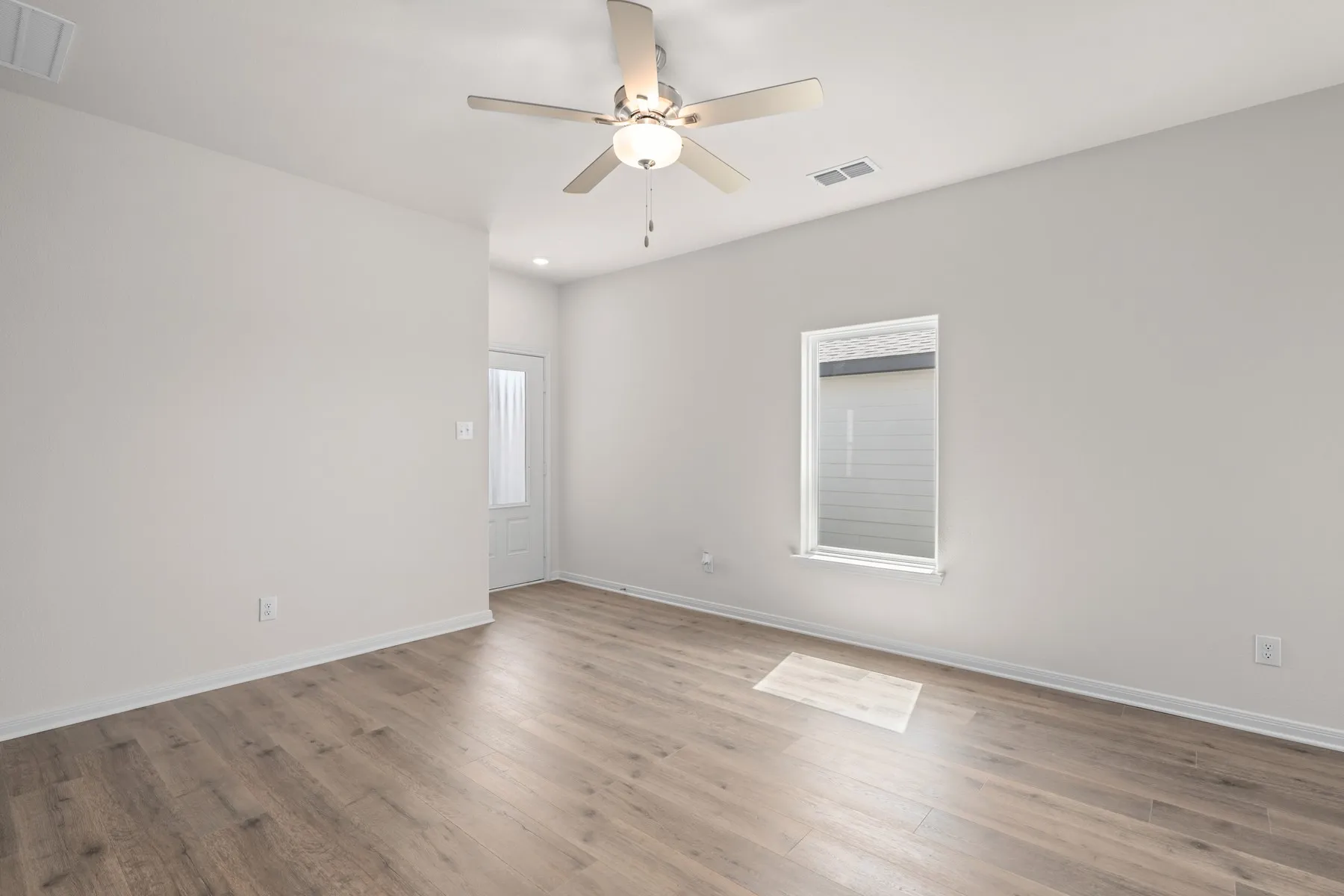 Single Family Residence For Sale in Denton County , 8313 White Wolf Trail, Ponder, Texas 76259, 3 Bedroom, 2 Bathroom, 2 Garage spaces, 1,076 Sqft, built in 2026, mls#21381731, Real Estate Agent in Ponder, Homes For Sale in Denton county, Homes For Sale in Ponder, Realtor in Ponder Texas, Real Estate Brokerage Independent Realty Texas, Luminita Cordes Realtor