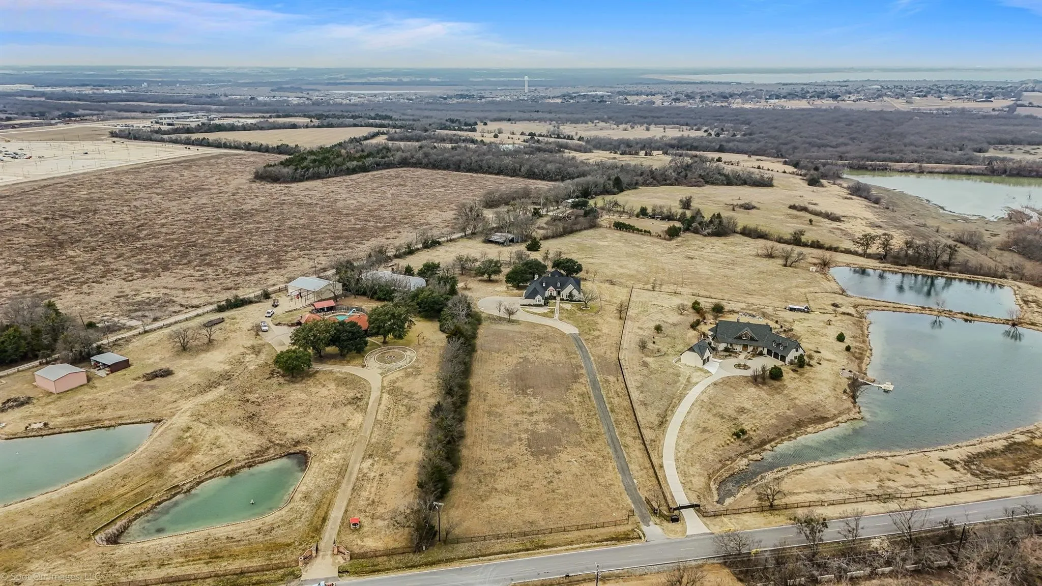Single Family Residence For Sale in Kaufman County , 15183 Valley View, Forney, Texas 75126, 4 Bedroom, 4 Bathroom, 3 Garage spaces, 2,995 Sqft, built in 1998, mls#21381733, Real Estate Agent in Forney, Homes For Sale in Kaufman county, Homes For Sale in Forney, Realtor in Forney Texas, Real Estate Brokerage Independent Realty Texas, Luminita Cordes Realtor