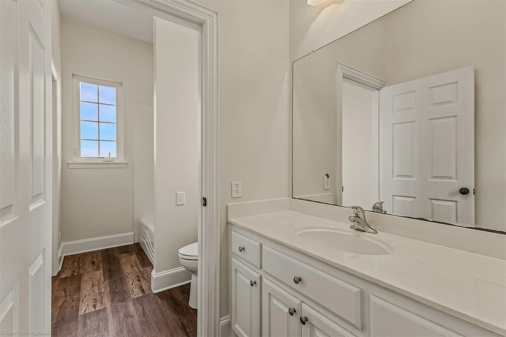 Single Family Residence For Sale in Kaufman County , 15183 Valley View, Forney, Texas 75126, 4 Bedroom, 4 Bathroom, 3 Garage spaces, 2,995 Sqft, built in 1998, mls#21381733, Real Estate Agent in Forney, Homes For Sale in Kaufman county, Homes For Sale in Forney, Realtor in Forney Texas, Real Estate Brokerage Independent Realty Texas, Luminita Cordes Realtor