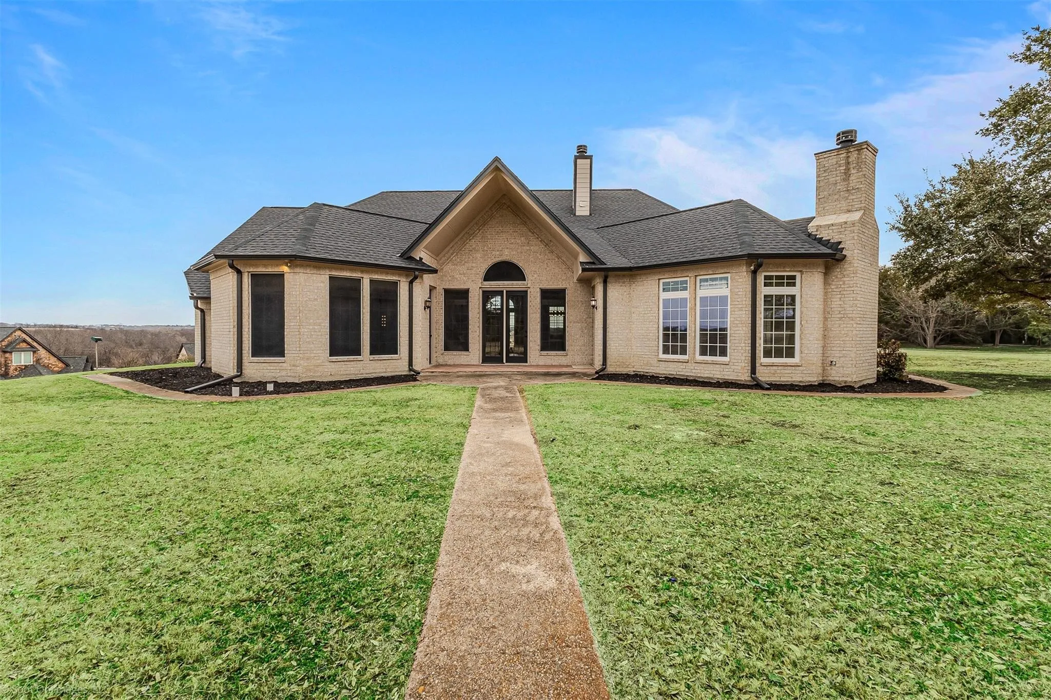Single Family Residence For Sale in Kaufman County , 15183 Valley View, Forney, Texas 75126, 4 Bedroom, 4 Bathroom, 3 Garage spaces, 2,995 Sqft, built in 1998, mls#21381733, Real Estate Agent in Forney, Homes For Sale in Kaufman county, Homes For Sale in Forney, Realtor in Forney Texas, Real Estate Brokerage Independent Realty Texas, Luminita Cordes Realtor