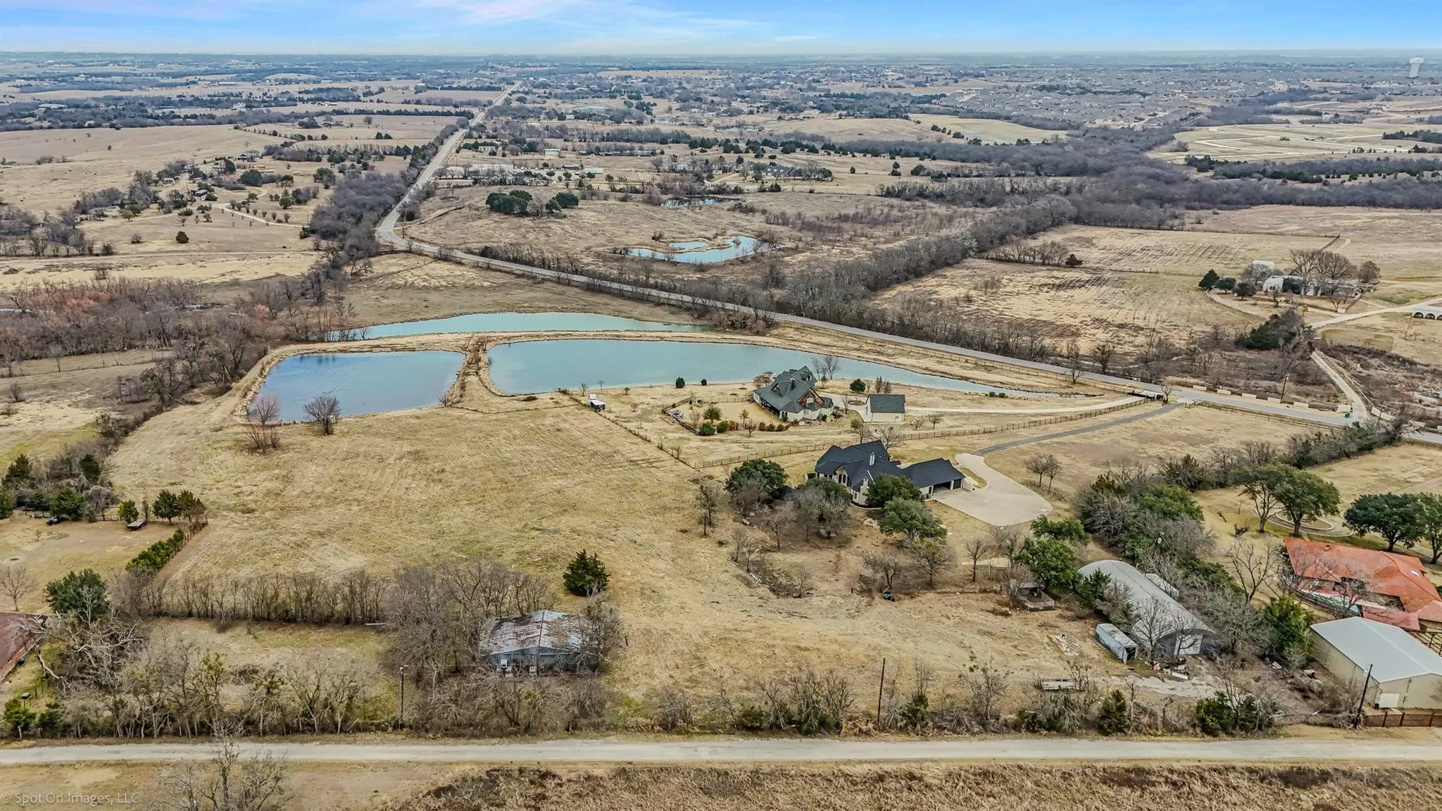 Single Family Residence For Sale in Kaufman County , 15183 Valley View, Forney, Texas 75126, 4 Bedroom, 4 Bathroom, 3 Garage spaces, 2,995 Sqft, built in 1998, mls#21381733, Real Estate Agent in Forney, Homes For Sale in Kaufman county, Homes For Sale in Forney, Realtor in Forney Texas, Real Estate Brokerage Independent Realty Texas, Luminita Cordes Realtor