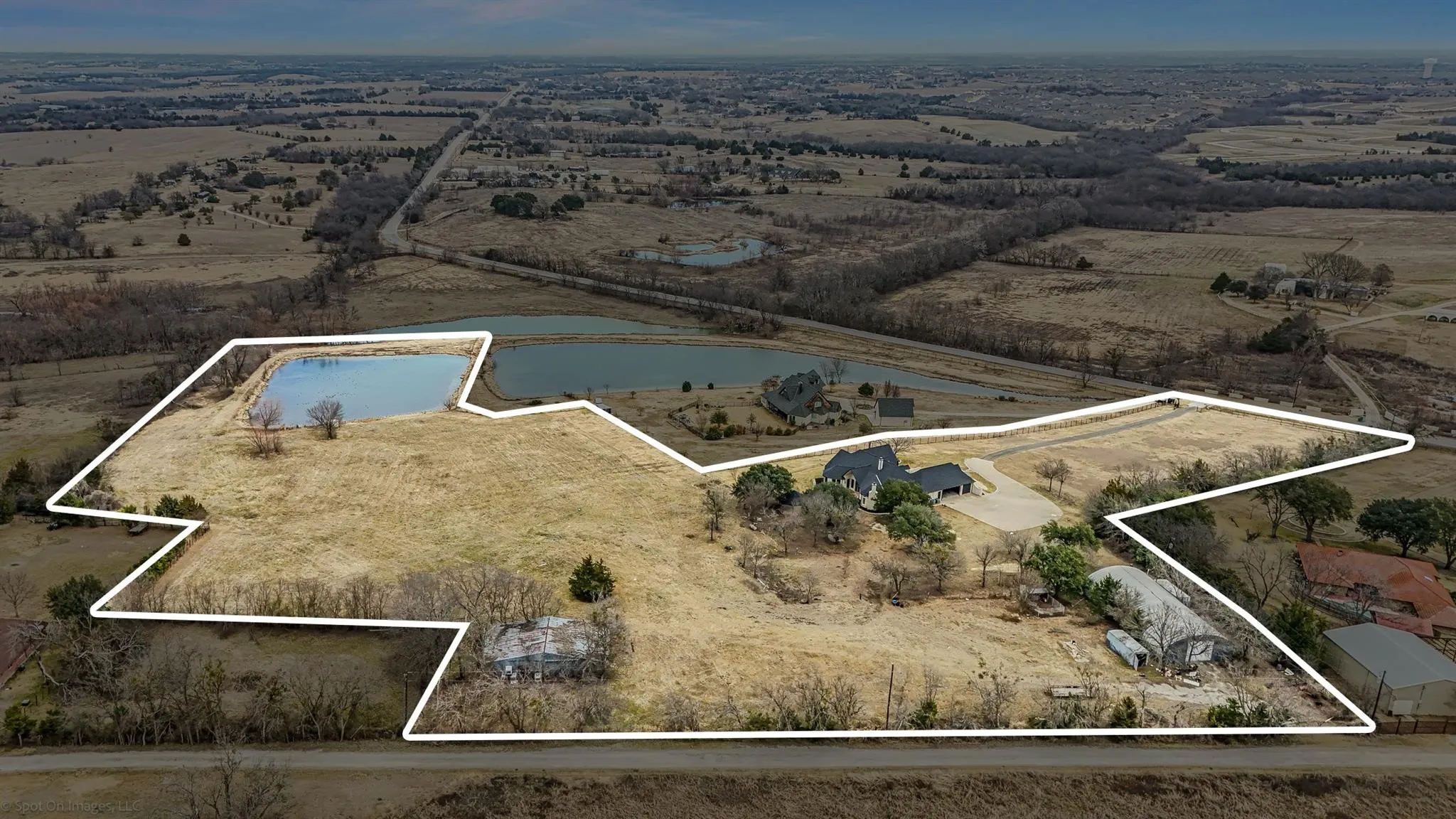 Single Family Residence For Sale in Kaufman County , 15183 Valley View, Forney, Texas 75126, 4 Bedroom, 4 Bathroom, 3 Garage spaces, 2,995 Sqft, built in 1998, mls#21381733, Real Estate Agent in Forney, Homes For Sale in Kaufman county, Homes For Sale in Forney, Realtor in Forney Texas, Real Estate Brokerage Independent Realty Texas, Luminita Cordes Realtor