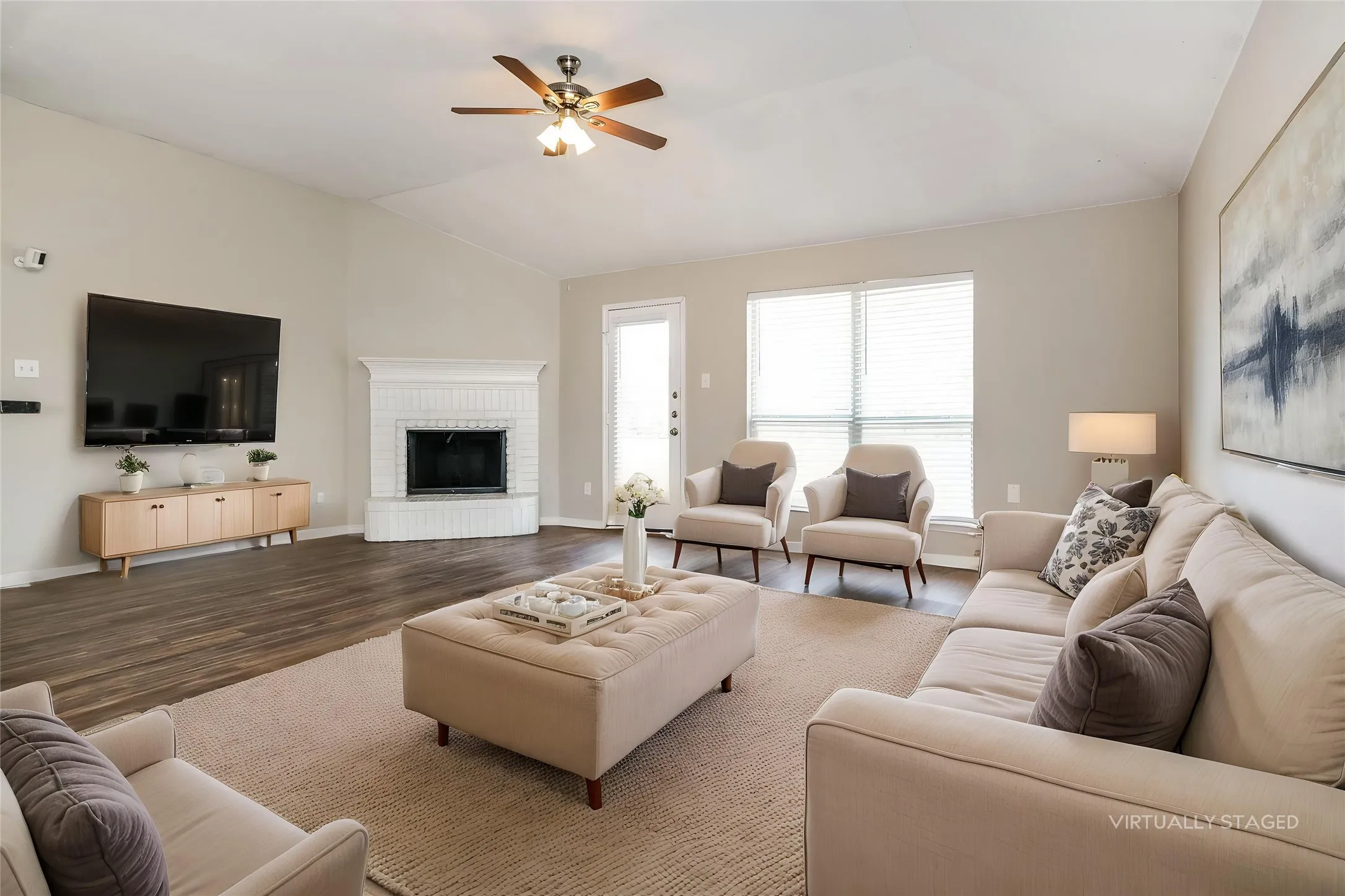Single Family Residence For Rent in Tarrant County , 8128 Modesto Drive, Arlington, Texas 76001, 4 Bedroom, 2 Bathroom, 2 Garage spaces, 1,846 Sqft, built in 2000, mls#21381734, Real Estate Agent in Arlington, Homes For Rent in Tarrant county, Homes For Rent in Arlington, Realtor in Arlington Texas, Real Estate Brokerage Independent Realty Texas, Luminita Cordes Realtor