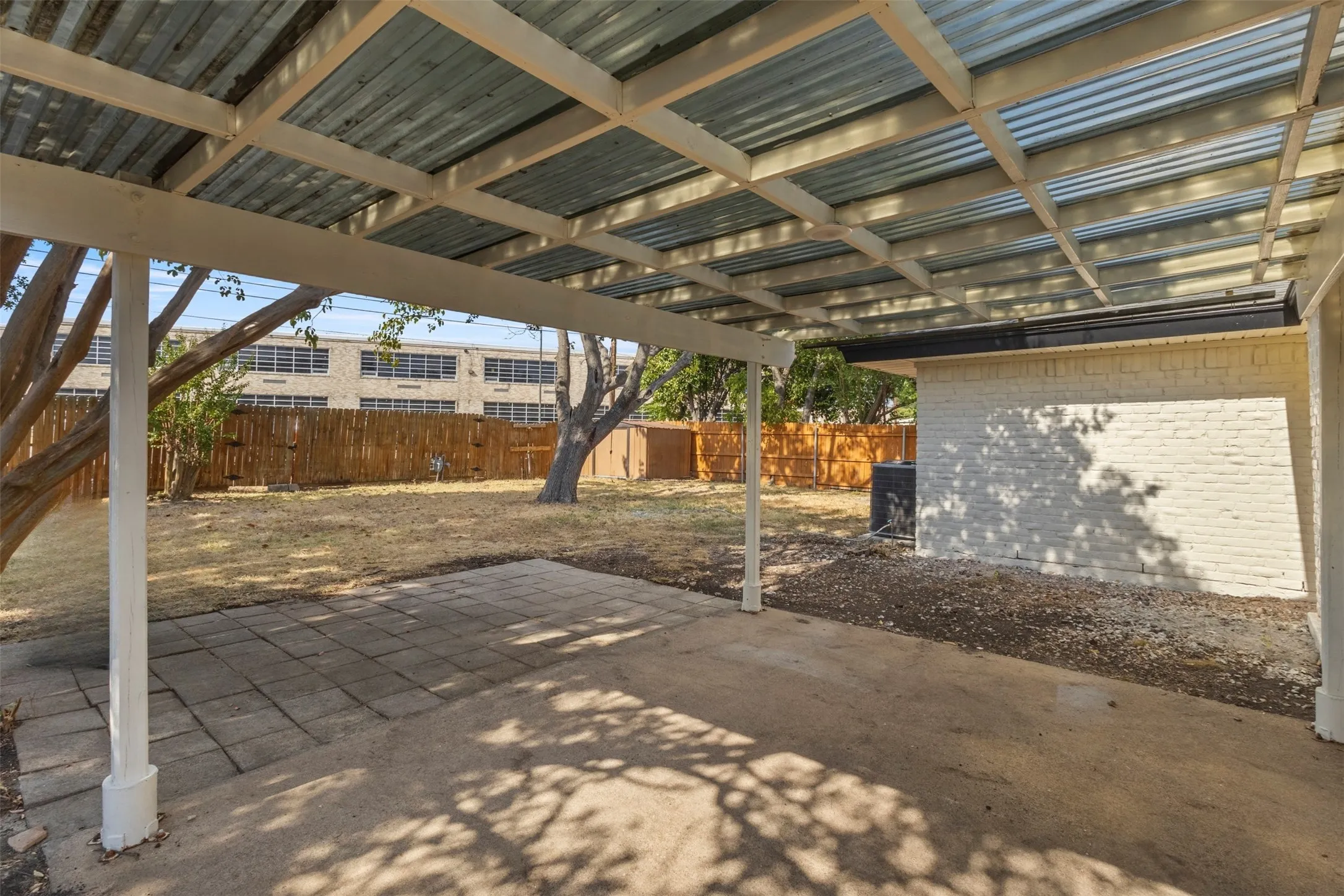 Single Family Residence For Sale in Dallas County , 640 Cambridge Drive, Richardson, Texas 75080, 3 Bedroom, 2 Bathroom, 2 Garage spaces, 1,389 Sqft, built in 1965, mls#21380810, Real Estate Agent in Richardson, Homes For Sale in Dallas county, Homes For Sale in Richardson, Realtor in Richardson Texas, Real Estate Brokerage Independent Realty Texas, Luminita Cordes Realtor
