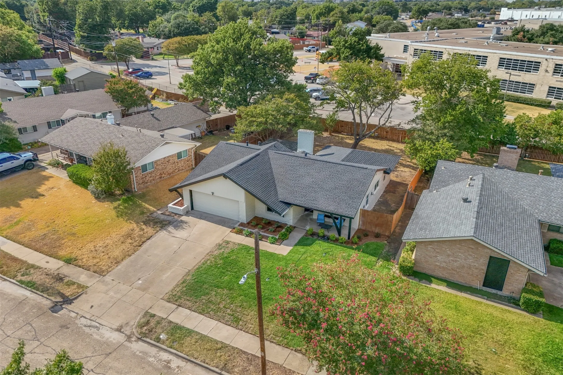 Single Family Residence For Sale in Dallas County , 640 Cambridge Drive, Richardson, Texas 75080, 3 Bedroom, 2 Bathroom, 2 Garage spaces, 1,389 Sqft, built in 1965, mls#21380810, Real Estate Agent in Richardson, Homes For Sale in Dallas county, Homes For Sale in Richardson, Realtor in Richardson Texas, Real Estate Brokerage Independent Realty Texas, Luminita Cordes Realtor
