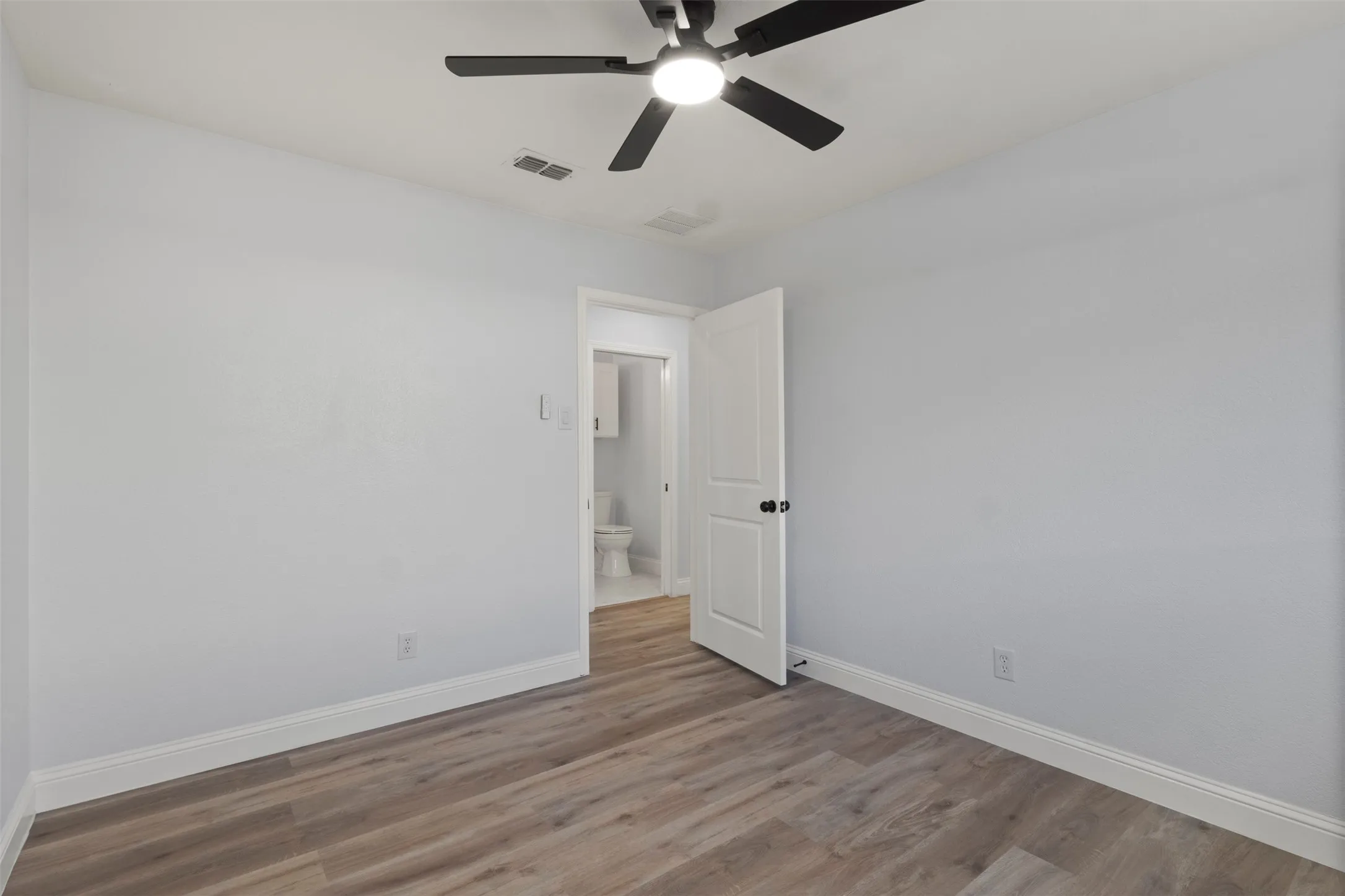 Single Family Residence For Sale in Dallas County , 640 Cambridge Drive, Richardson, Texas 75080, 3 Bedroom, 2 Bathroom, 2 Garage spaces, 1,389 Sqft, built in 1965, mls#21380810, Real Estate Agent in Richardson, Homes For Sale in Dallas county, Homes For Sale in Richardson, Realtor in Richardson Texas, Real Estate Brokerage Independent Realty Texas, Luminita Cordes Realtor