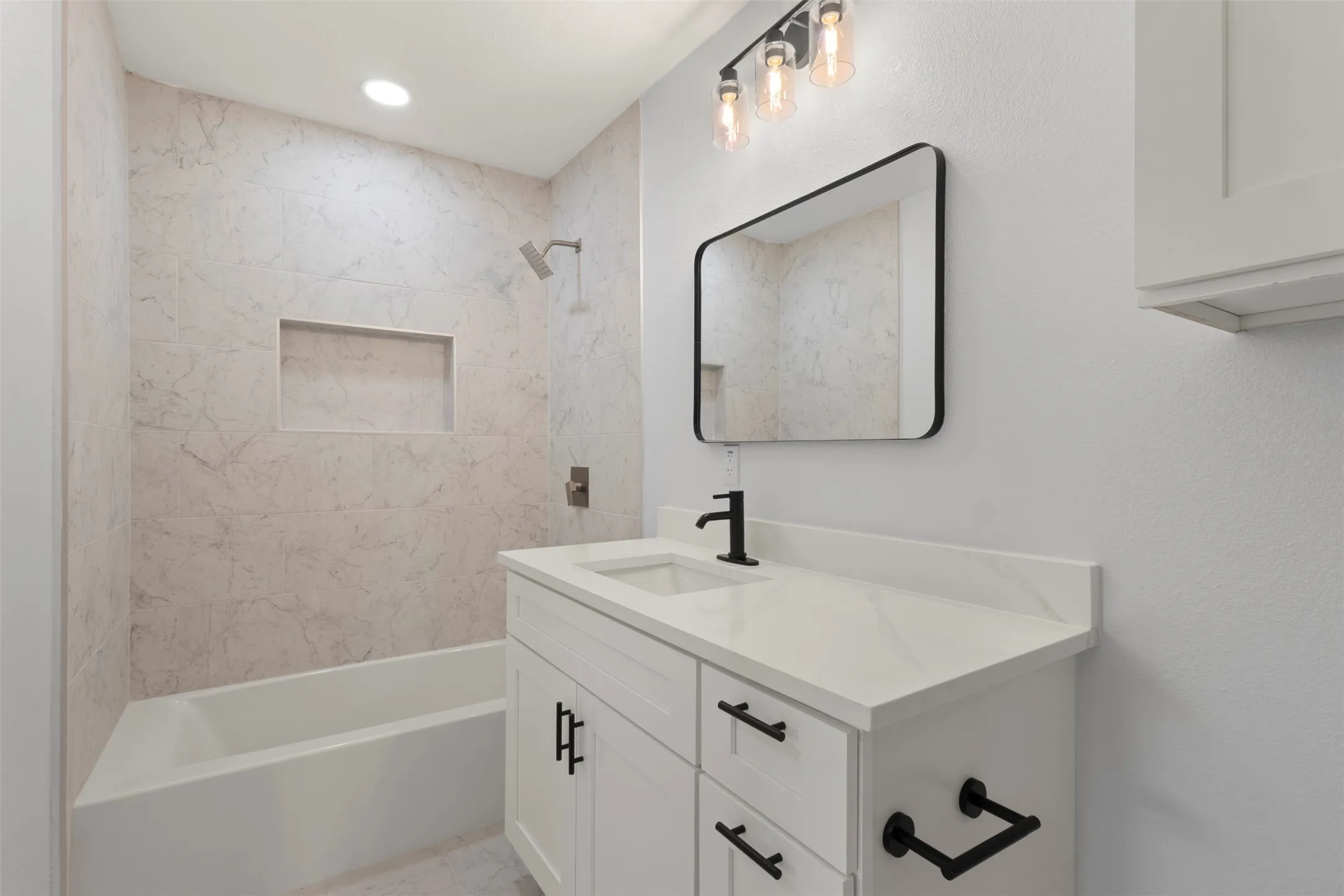 Single Family Residence For Sale in Dallas County , 640 Cambridge Drive, Richardson, Texas 75080, 3 Bedroom, 2 Bathroom, 2 Garage spaces, 1,389 Sqft, built in 1965, mls#21380810, Real Estate Agent in Richardson, Homes For Sale in Dallas county, Homes For Sale in Richardson, Realtor in Richardson Texas, Real Estate Brokerage Independent Realty Texas, Luminita Cordes Realtor