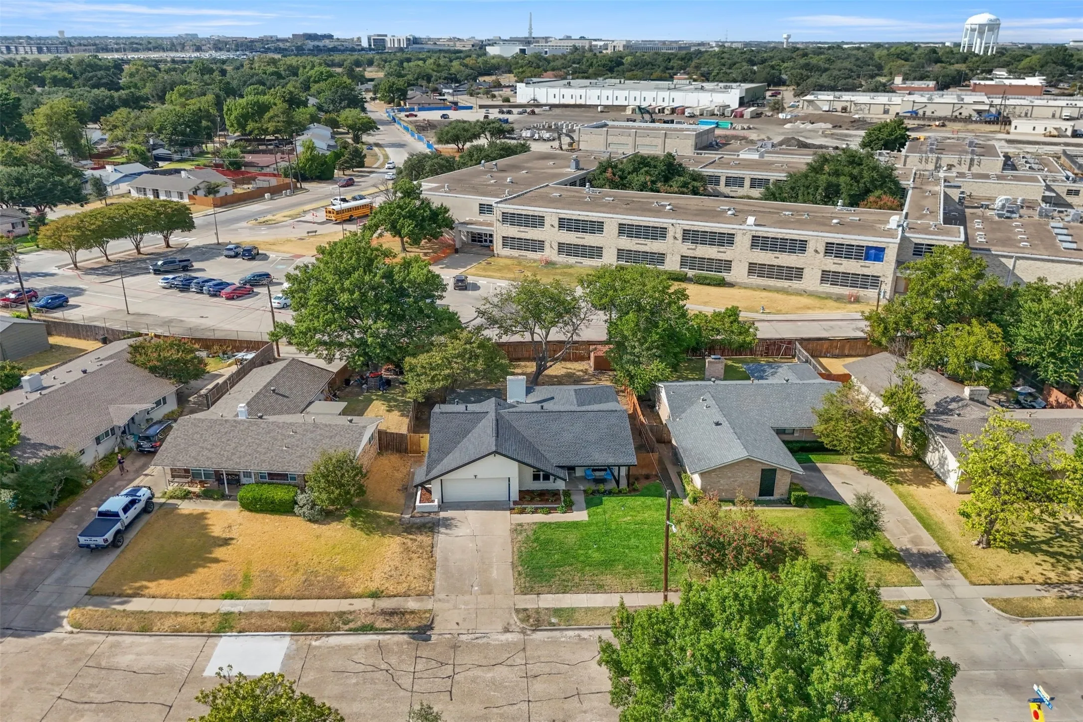 Single Family Residence For Sale in Dallas County , 640 Cambridge Drive, Richardson, Texas 75080, 3 Bedroom, 2 Bathroom, 2 Garage spaces, 1,389 Sqft, built in 1965, mls#21380810, Real Estate Agent in Richardson, Homes For Sale in Dallas county, Homes For Sale in Richardson, Realtor in Richardson Texas, Real Estate Brokerage Independent Realty Texas, Luminita Cordes Realtor
