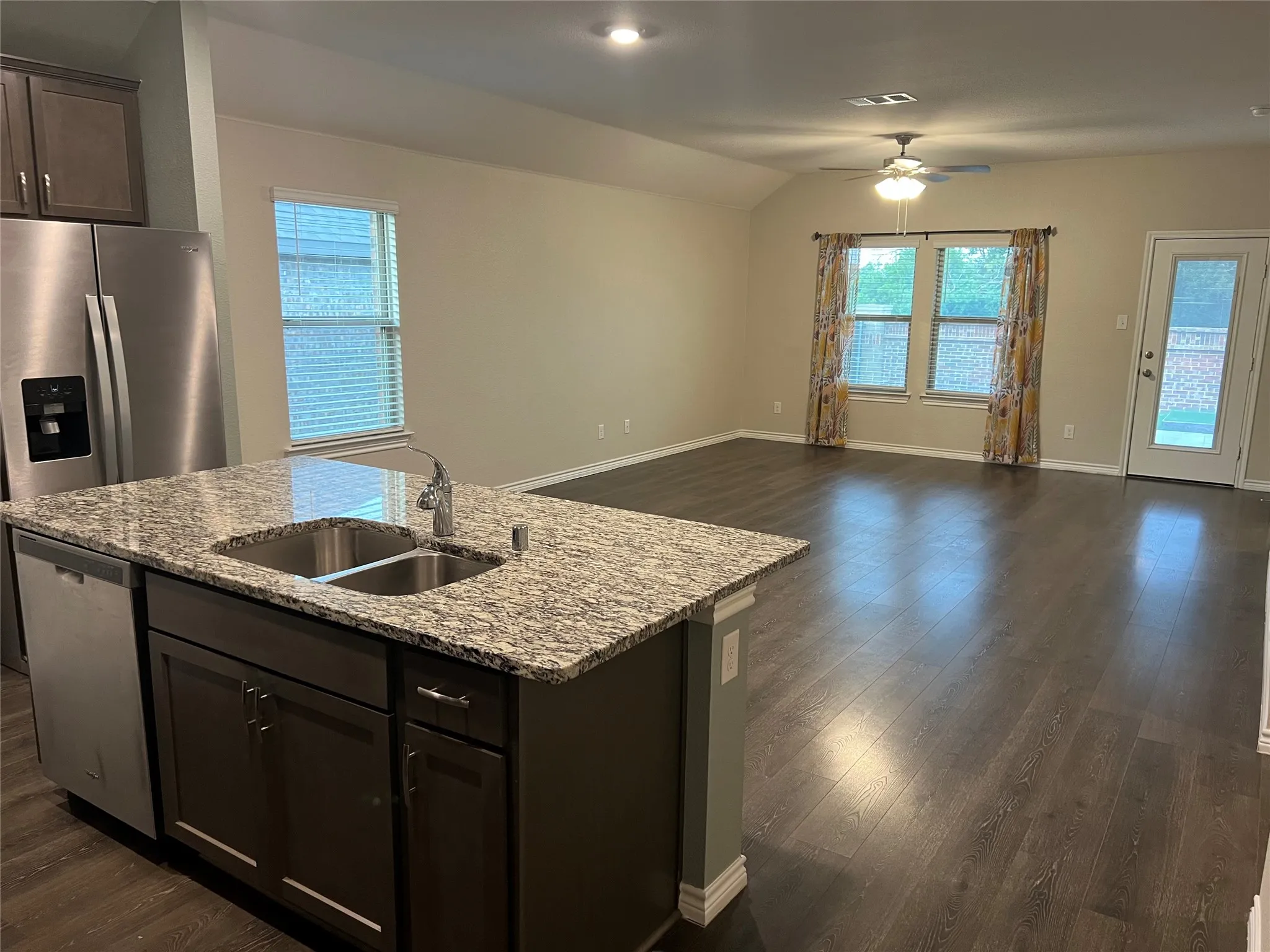 Single Family Residence For Rent in Collin County , 1007 Branding Iron Lane, Princeton, Texas 75407, 4 Bedroom, 2 Bathroom, 2 Garage spaces, 1,664 Sqft, built in 2020, mls#21381713, Real Estate Agent in Princeton, Homes For Rent in Collin county, Homes For Rent in Princeton, Realtor in Princeton Texas, Real Estate Brokerage Independent Realty Texas, Luminita Cordes Realtor