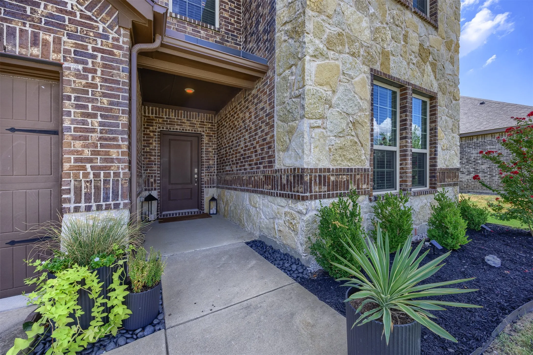 Single Family Residence For Sale in Collin County , 591 Yucca Court, Princeton, Texas 75407, 4 Bedroom, 3 Bathroom, 2 Garage spaces, 2,193 Sqft, built in 2021, mls#21376052, Real Estate Agent in Princeton, Homes For Sale in Collin county, Homes For Sale in Princeton, Realtor in Princeton Texas, Real Estate Brokerage Independent Realty Texas, Luminita Cordes Realtor