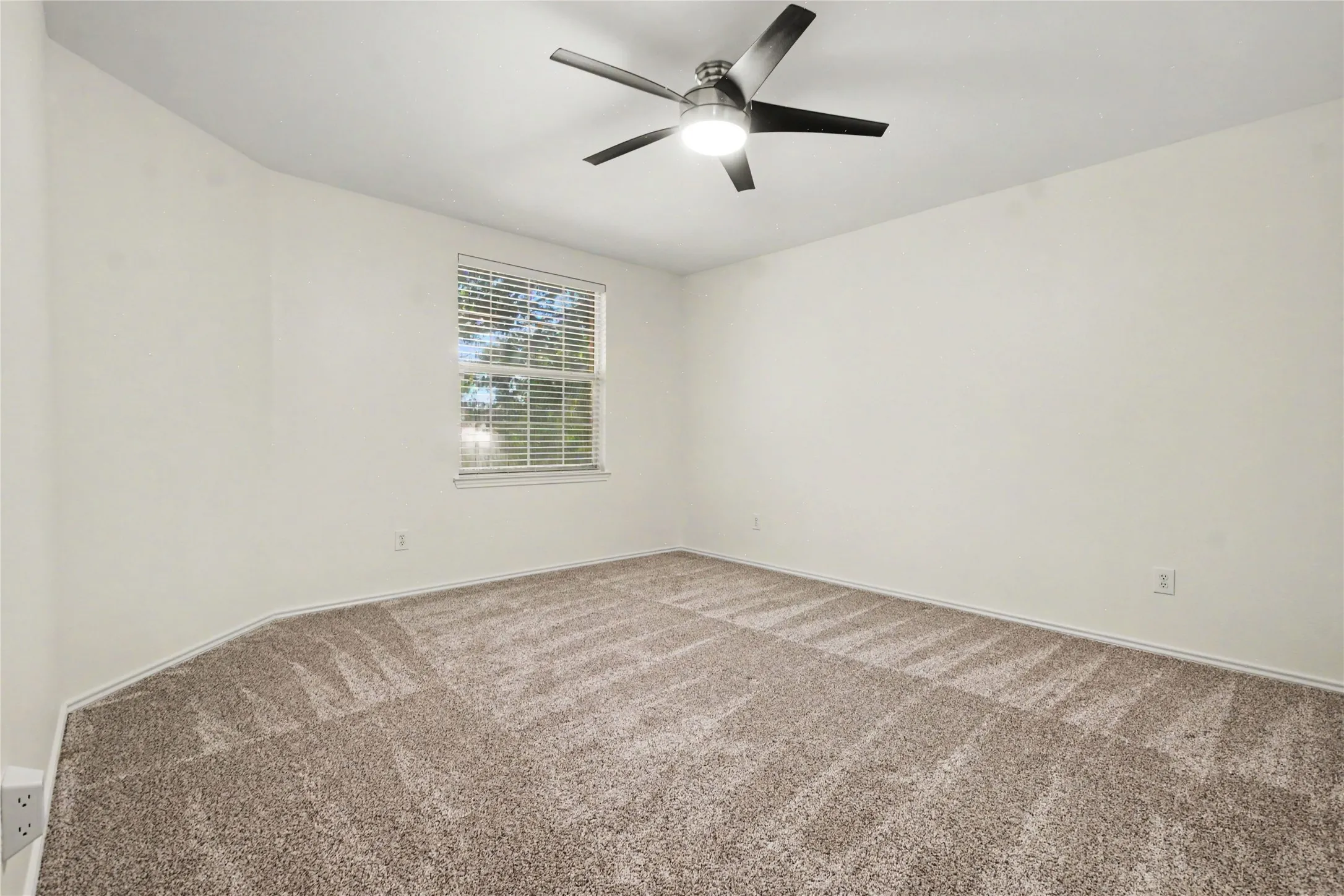 Single Family Residence For Rent in Tarrant County , 7429 Sienna Ridge Lane, Fort Worth, Texas 76131, 4 Bedroom, 3 Bathroom, 2 Garage spaces, 2,894 Sqft, built in 2006, mls#21366364, Real Estate Agent in Fort Worth, Homes For Rent in Tarrant county, Homes For Rent in Fort Worth, Realtor in Fort Worth Texas, Real Estate Brokerage Independent Realty Texas, Luminita Cordes Realtor