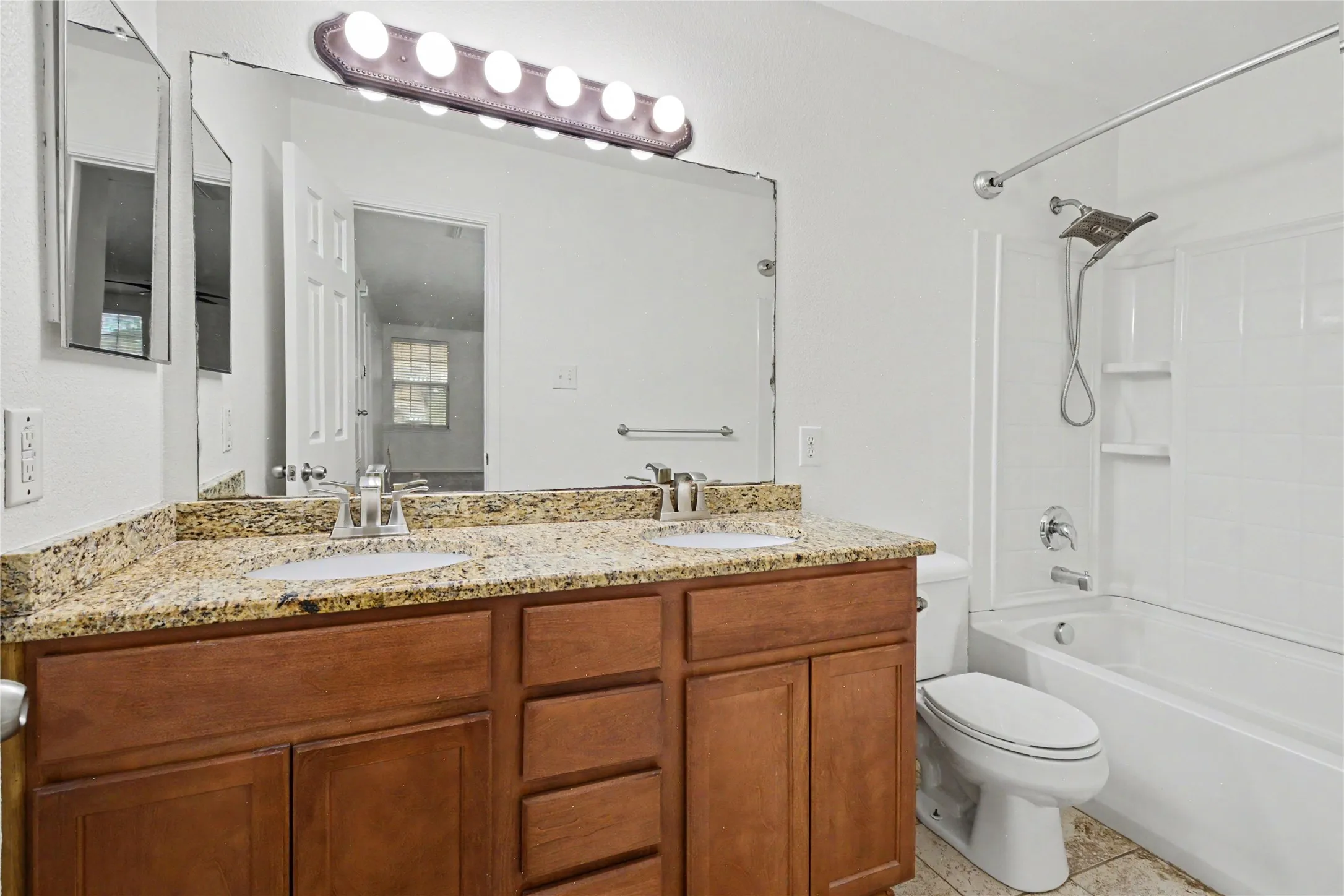 Single Family Residence For Rent in Tarrant County , 7429 Sienna Ridge Lane, Fort Worth, Texas 76131, 4 Bedroom, 3 Bathroom, 2 Garage spaces, 2,894 Sqft, built in 2006, mls#21366364, Real Estate Agent in Fort Worth, Homes For Rent in Tarrant county, Homes For Rent in Fort Worth, Realtor in Fort Worth Texas, Real Estate Brokerage Independent Realty Texas, Luminita Cordes Realtor