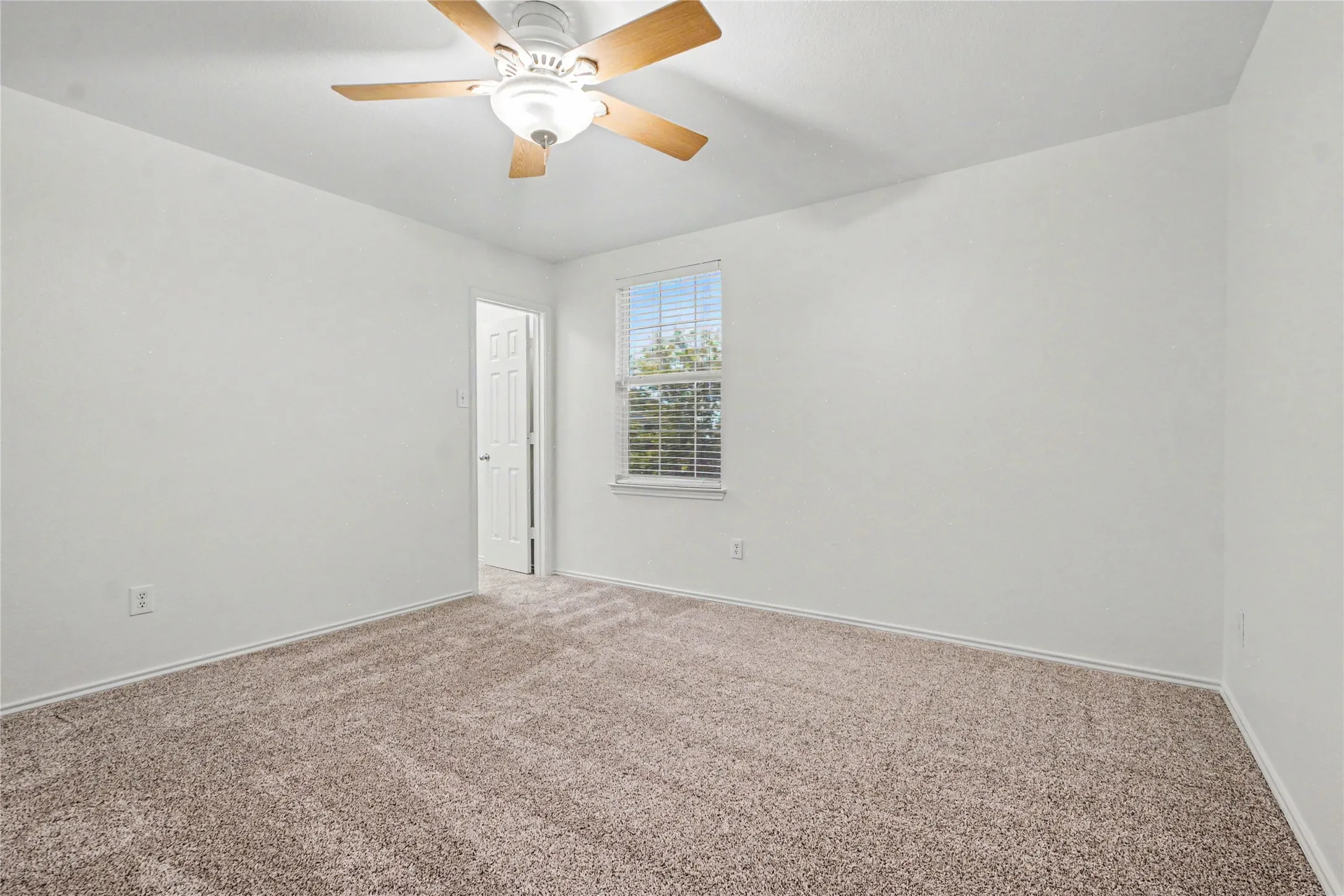 Single Family Residence For Rent in Tarrant County , 7429 Sienna Ridge Lane, Fort Worth, Texas 76131, 4 Bedroom, 3 Bathroom, 2 Garage spaces, 2,894 Sqft, built in 2006, mls#21366364, Real Estate Agent in Fort Worth, Homes For Rent in Tarrant county, Homes For Rent in Fort Worth, Realtor in Fort Worth Texas, Real Estate Brokerage Independent Realty Texas, Luminita Cordes Realtor