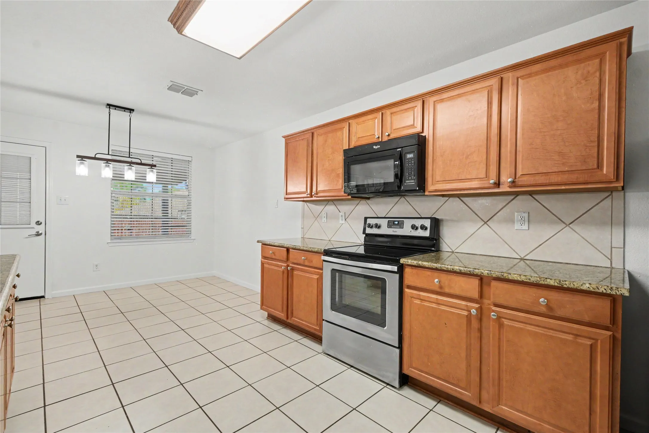 Single Family Residence For Rent in Tarrant County , 7429 Sienna Ridge Lane, Fort Worth, Texas 76131, 4 Bedroom, 3 Bathroom, 2 Garage spaces, 2,894 Sqft, built in 2006, mls#21366364, Real Estate Agent in Fort Worth, Homes For Rent in Tarrant county, Homes For Rent in Fort Worth, Realtor in Fort Worth Texas, Real Estate Brokerage Independent Realty Texas, Luminita Cordes Realtor