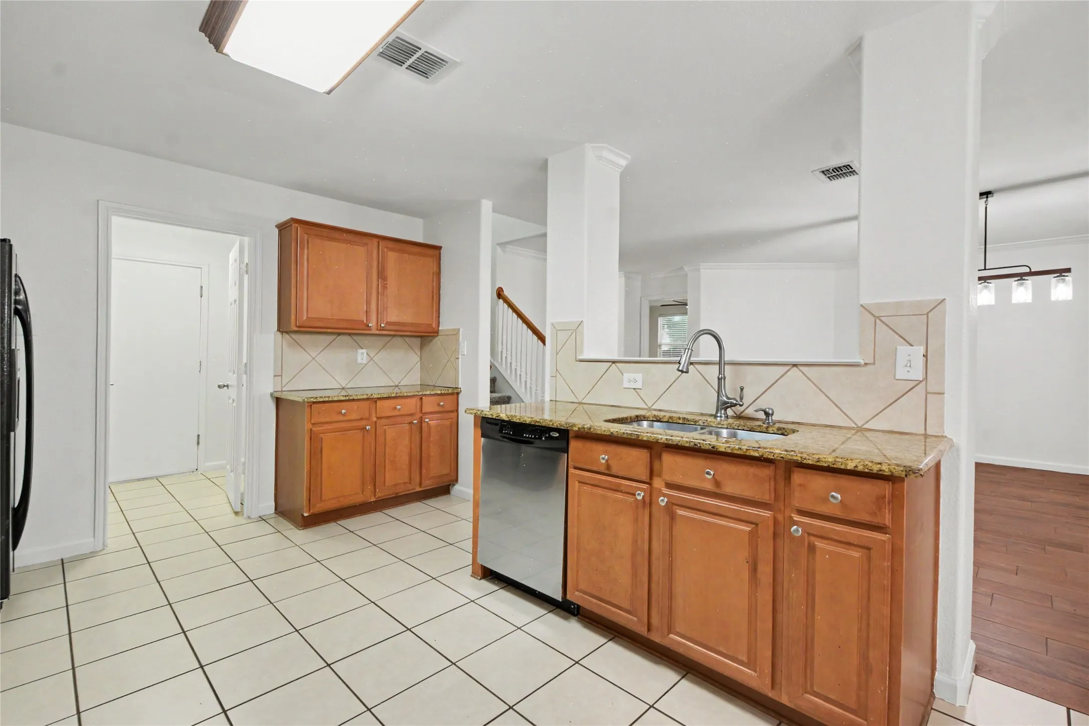 Single Family Residence For Rent in Tarrant County , 7429 Sienna Ridge Lane, Fort Worth, Texas 76131, 4 Bedroom, 3 Bathroom, 2 Garage spaces, 2,894 Sqft, built in 2006, mls#21366364, Real Estate Agent in Fort Worth, Homes For Rent in Tarrant county, Homes For Rent in Fort Worth, Realtor in Fort Worth Texas, Real Estate Brokerage Independent Realty Texas, Luminita Cordes Realtor