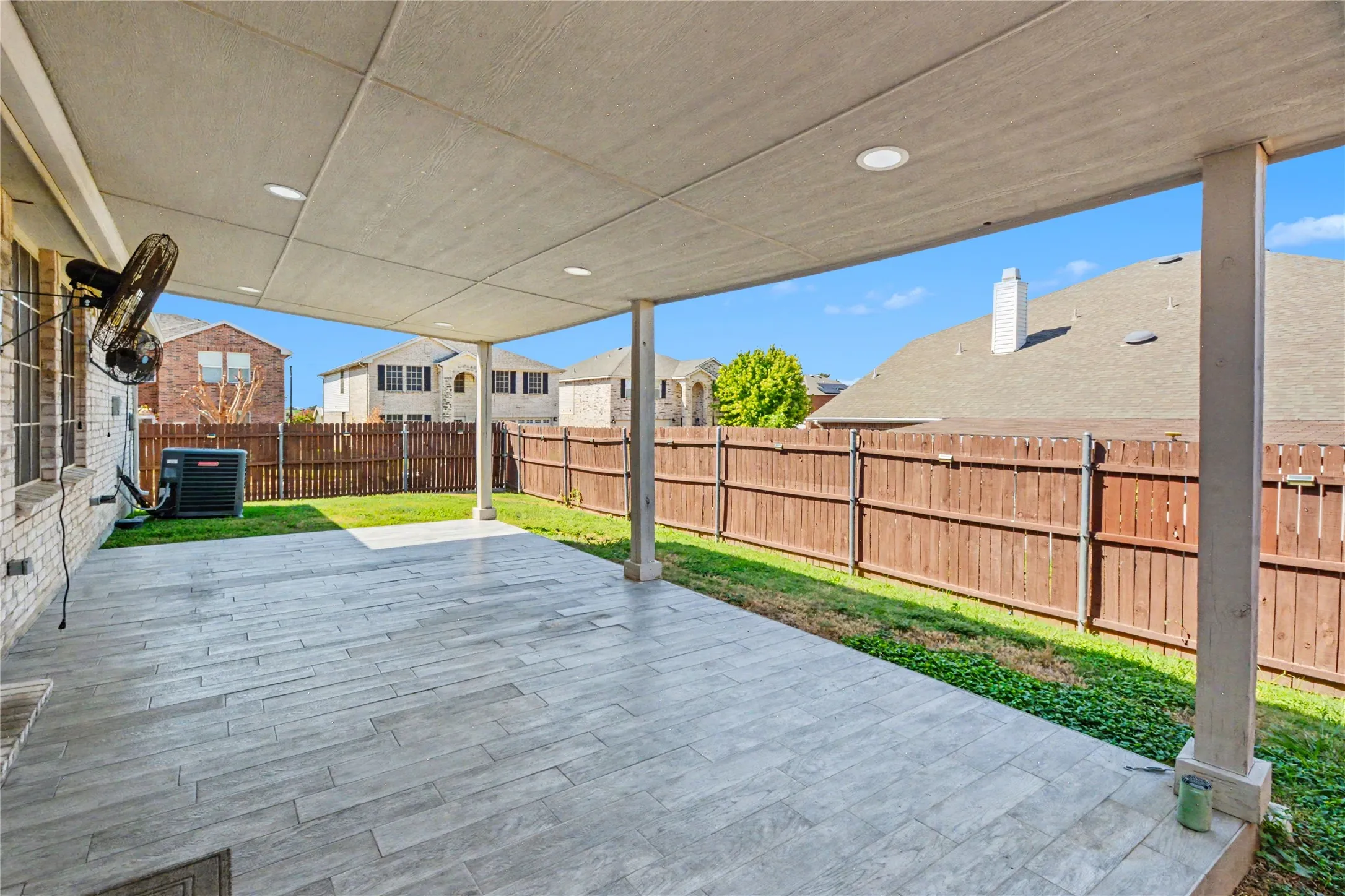Single Family Residence For Rent in Tarrant County , 7429 Sienna Ridge Lane, Fort Worth, Texas 76131, 4 Bedroom, 3 Bathroom, 2 Garage spaces, 2,894 Sqft, built in 2006, mls#21366364, Real Estate Agent in Fort Worth, Homes For Rent in Tarrant county, Homes For Rent in Fort Worth, Realtor in Fort Worth Texas, Real Estate Brokerage Independent Realty Texas, Luminita Cordes Realtor