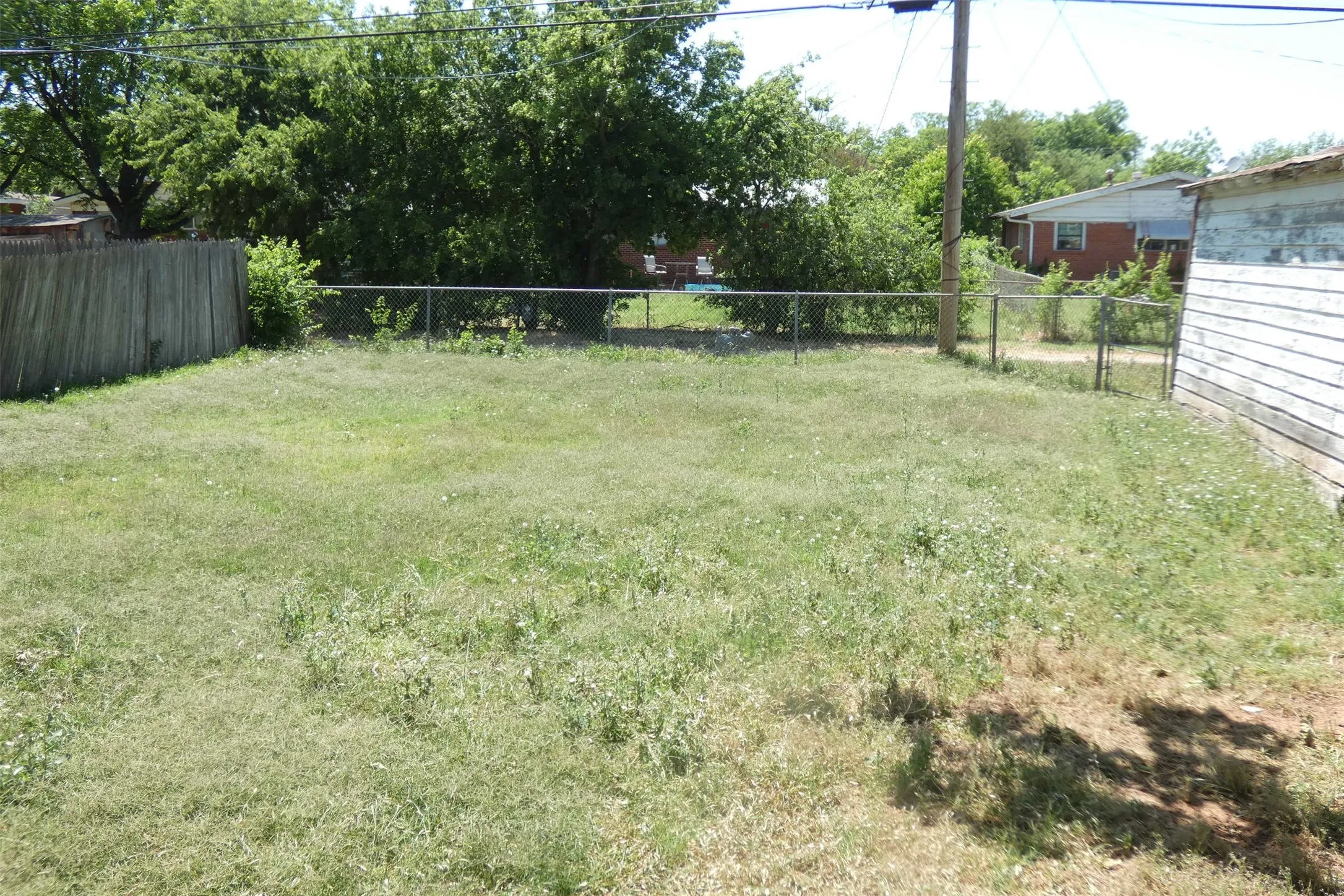 Single Family Residence For Rent in Taylor County , 1718 Bridge Avenue, Abilene, Texas 79603, 4 Bedroom, 1 Bathroom, Garage spaces, 1,472 Sqft, built in 1955, mls#21381741, Real Estate Agent in Abilene, Homes For Rent in Taylor county, Homes For Rent in Abilene, Realtor in Abilene Texas, Real Estate Brokerage Independent Realty Texas, Luminita Cordes Realtor