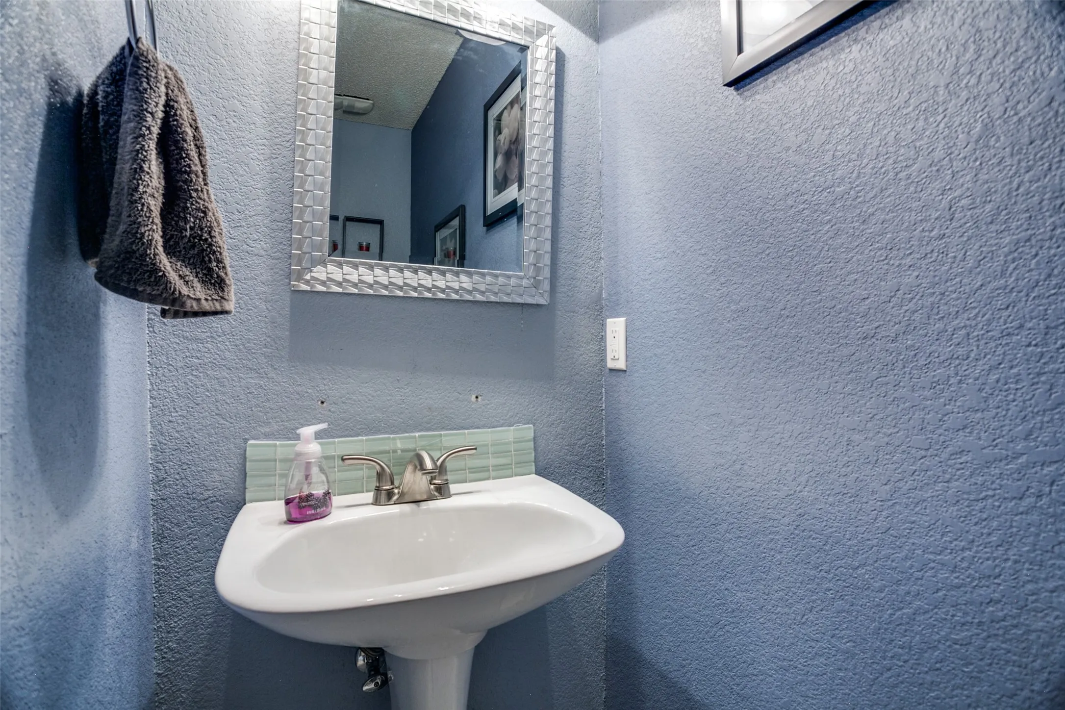 Single Family Residence For Rent in Tarrant County , 3433 Cayman Drive, Fort Worth, Texas 76123, 3 Bedroom, 3 Bathroom, 2 Garage spaces, 2,330 Sqft, built in 2005, mls#21373673, Real Estate Agent in Fort Worth, Homes For Rent in Tarrant county, Homes For Rent in Fort Worth, Realtor in Fort Worth Texas, Real Estate Brokerage Independent Realty Texas, Luminita Cordes Realtor