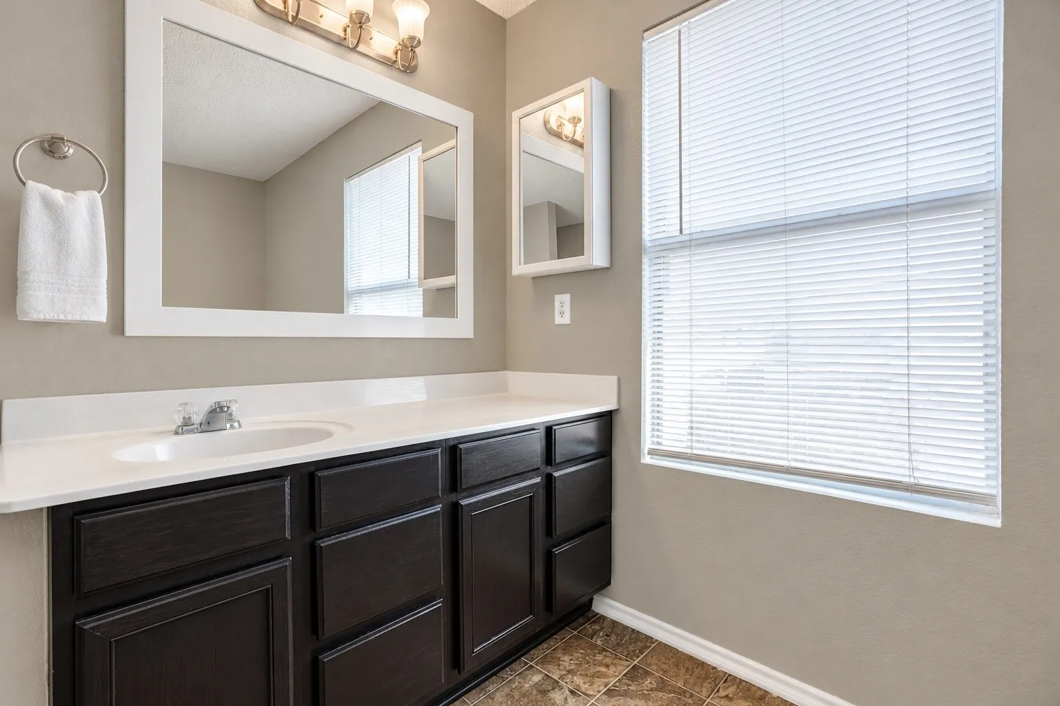 Single Family Residence For Rent in Tarrant County , 3433 Cayman Drive, Fort Worth, Texas 76123, 3 Bedroom, 3 Bathroom, 2 Garage spaces, 2,330 Sqft, built in 2005, mls#21373673, Real Estate Agent in Fort Worth, Homes For Rent in Tarrant county, Homes For Rent in Fort Worth, Realtor in Fort Worth Texas, Real Estate Brokerage Independent Realty Texas, Luminita Cordes Realtor