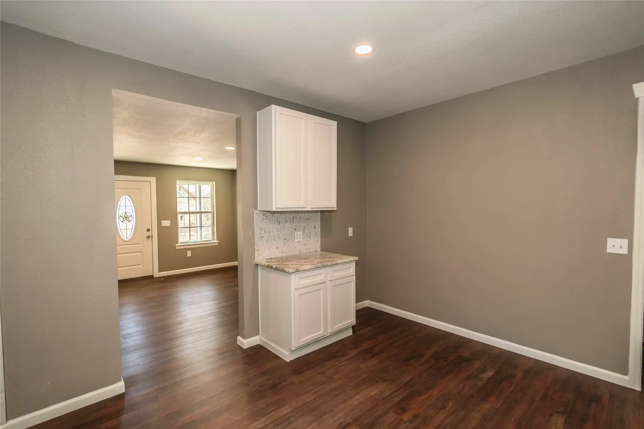 Single Family Residence For Sale in Montague County , 106 Northcott Street, Nocona, Texas 76255, 3 Bedroom, 1 Bathroom, Garage spaces, 1,703 Sqft, built in 1927, mls#21380191, Real Estate Agent in Nocona, Homes For Sale in Montague county, Homes For Sale in Nocona, Realtor in Nocona Texas, Real Estate Brokerage Independent Realty Texas, Luminita Cordes Realtor