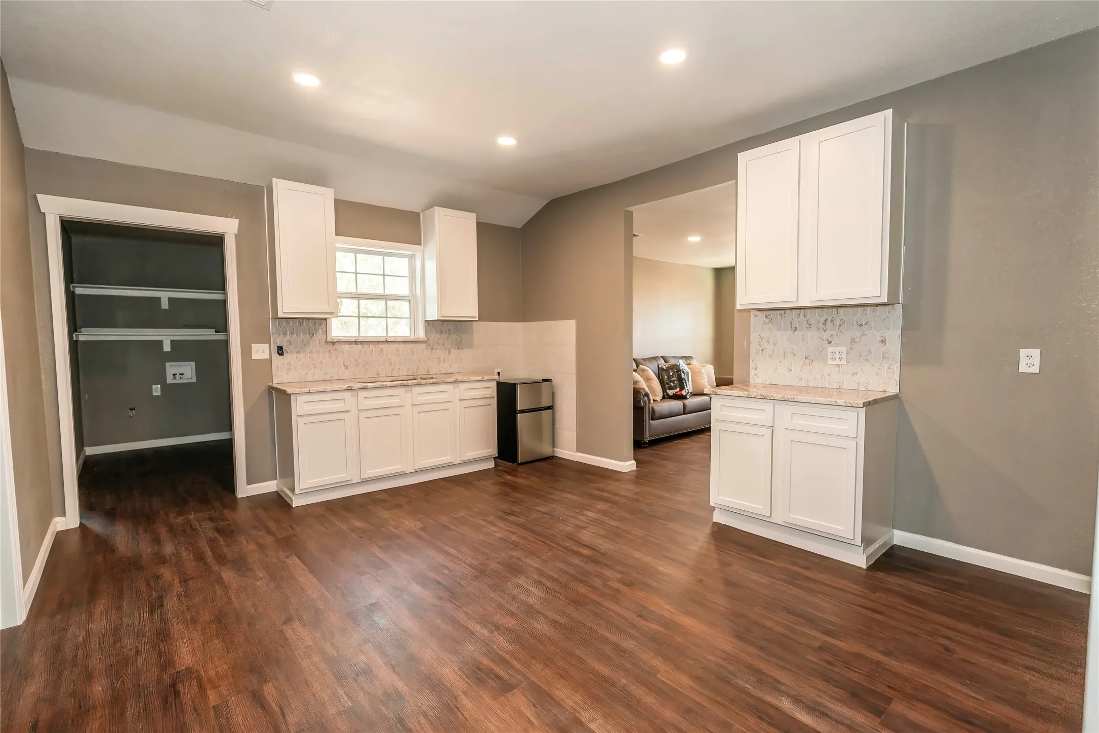 Single Family Residence For Sale in Montague County , 106 Northcott Street, Nocona, Texas 76255, 3 Bedroom, 1 Bathroom, Garage spaces, 1,703 Sqft, built in 1927, mls#21380191, Real Estate Agent in Nocona, Homes For Sale in Montague county, Homes For Sale in Nocona, Realtor in Nocona Texas, Real Estate Brokerage Independent Realty Texas, Luminita Cordes Realtor