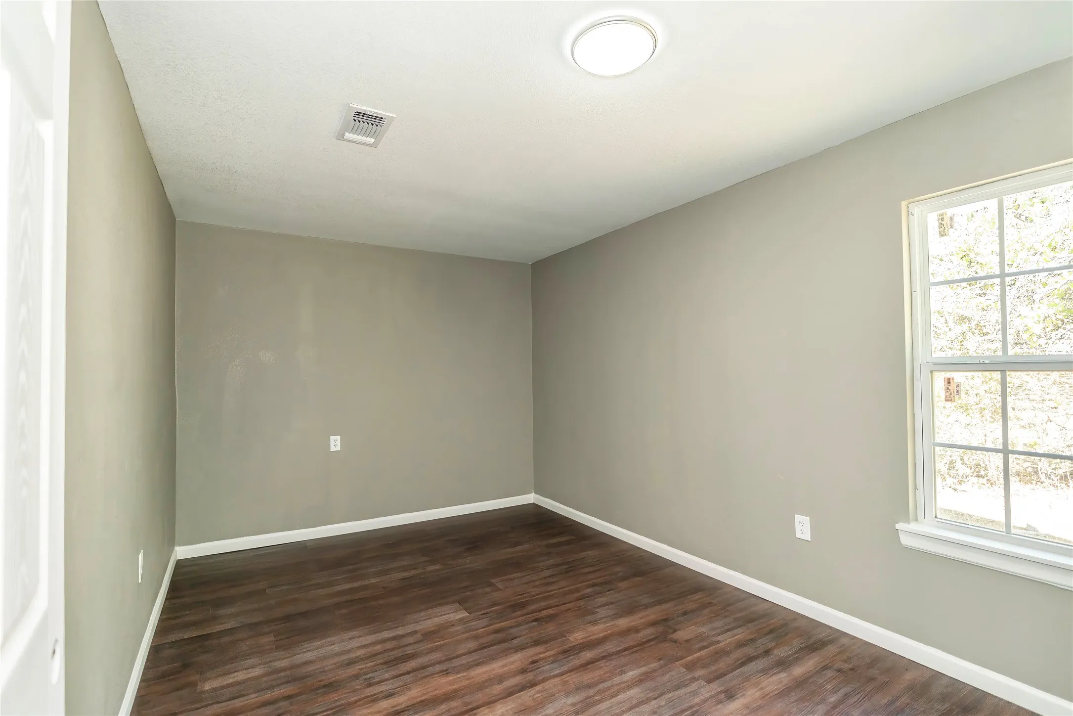 Single Family Residence For Sale in Montague County , 106 Northcott Street, Nocona, Texas 76255, 3 Bedroom, 1 Bathroom, Garage spaces, 1,703 Sqft, built in 1927, mls#21380191, Real Estate Agent in Nocona, Homes For Sale in Montague county, Homes For Sale in Nocona, Realtor in Nocona Texas, Real Estate Brokerage Independent Realty Texas, Luminita Cordes Realtor
