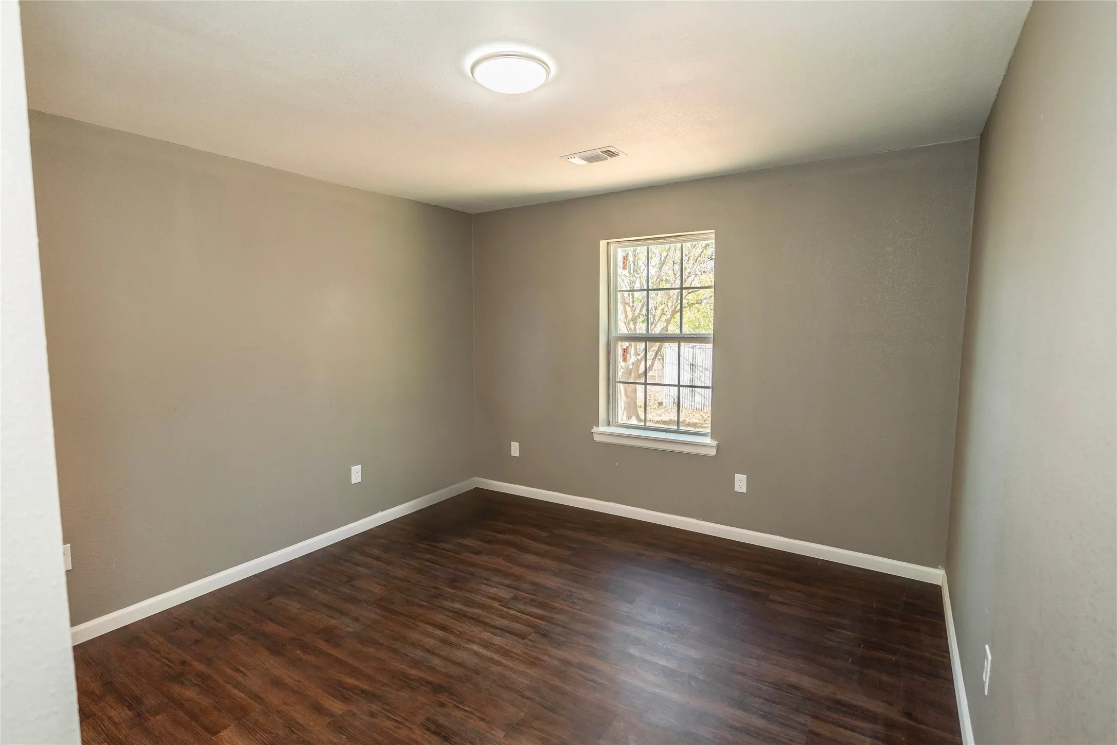 Single Family Residence For Sale in Montague County , 106 Northcott Street, Nocona, Texas 76255, 3 Bedroom, 1 Bathroom, Garage spaces, 1,703 Sqft, built in 1927, mls#21380191, Real Estate Agent in Nocona, Homes For Sale in Montague county, Homes For Sale in Nocona, Realtor in Nocona Texas, Real Estate Brokerage Independent Realty Texas, Luminita Cordes Realtor