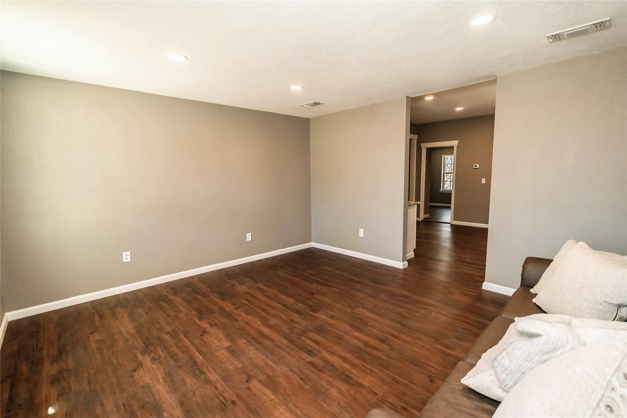 Single Family Residence For Sale in Montague County , 106 Northcott Street, Nocona, Texas 76255, 3 Bedroom, 1 Bathroom, Garage spaces, 1,703 Sqft, built in 1927, mls#21380191, Real Estate Agent in Nocona, Homes For Sale in Montague county, Homes For Sale in Nocona, Realtor in Nocona Texas, Real Estate Brokerage Independent Realty Texas, Luminita Cordes Realtor