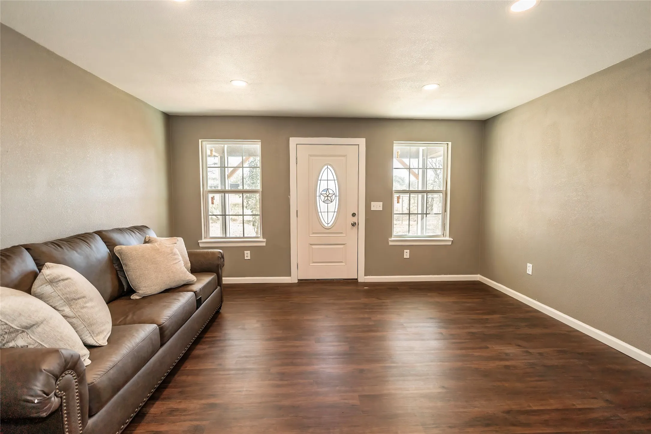 Single Family Residence For Sale in Montague County , 106 Northcott Street, Nocona, Texas 76255, 3 Bedroom, 1 Bathroom, Garage spaces, 1,703 Sqft, built in 1927, mls#21380191, Real Estate Agent in Nocona, Homes For Sale in Montague county, Homes For Sale in Nocona, Realtor in Nocona Texas, Real Estate Brokerage Independent Realty Texas, Luminita Cordes Realtor