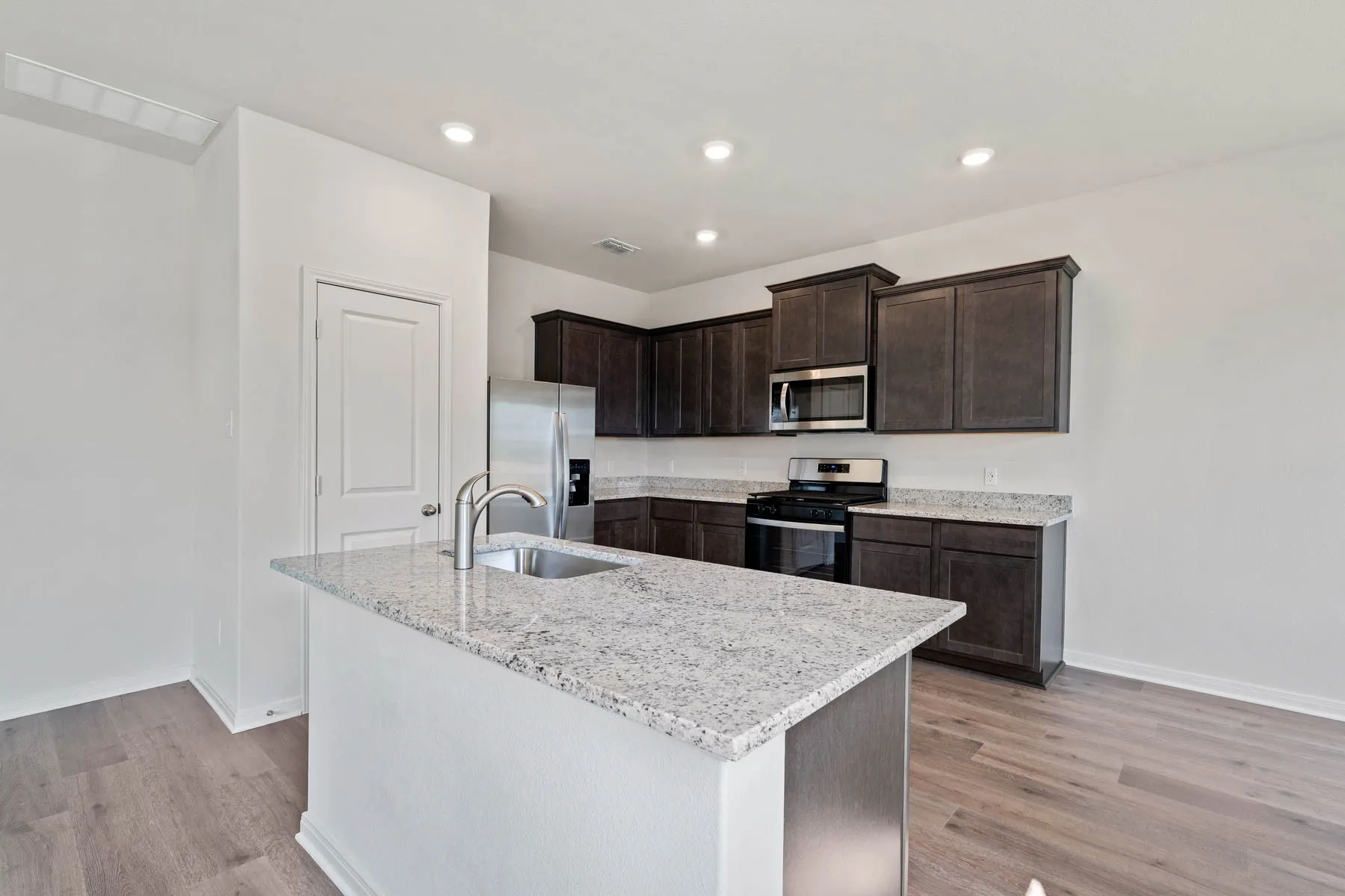 Single Family Residence For Sale in Denton County , 8433 Fort Benton Drive, Ponder, Texas 76259, 3 Bedroom, 3 Bathroom, 2 Garage spaces, 2,232 Sqft, built in 2026, mls#21381762, Real Estate Agent in Ponder, Homes For Sale in Denton county, Homes For Sale in Ponder, Realtor in Ponder Texas, Real Estate Brokerage Independent Realty Texas, Luminita Cordes Realtor