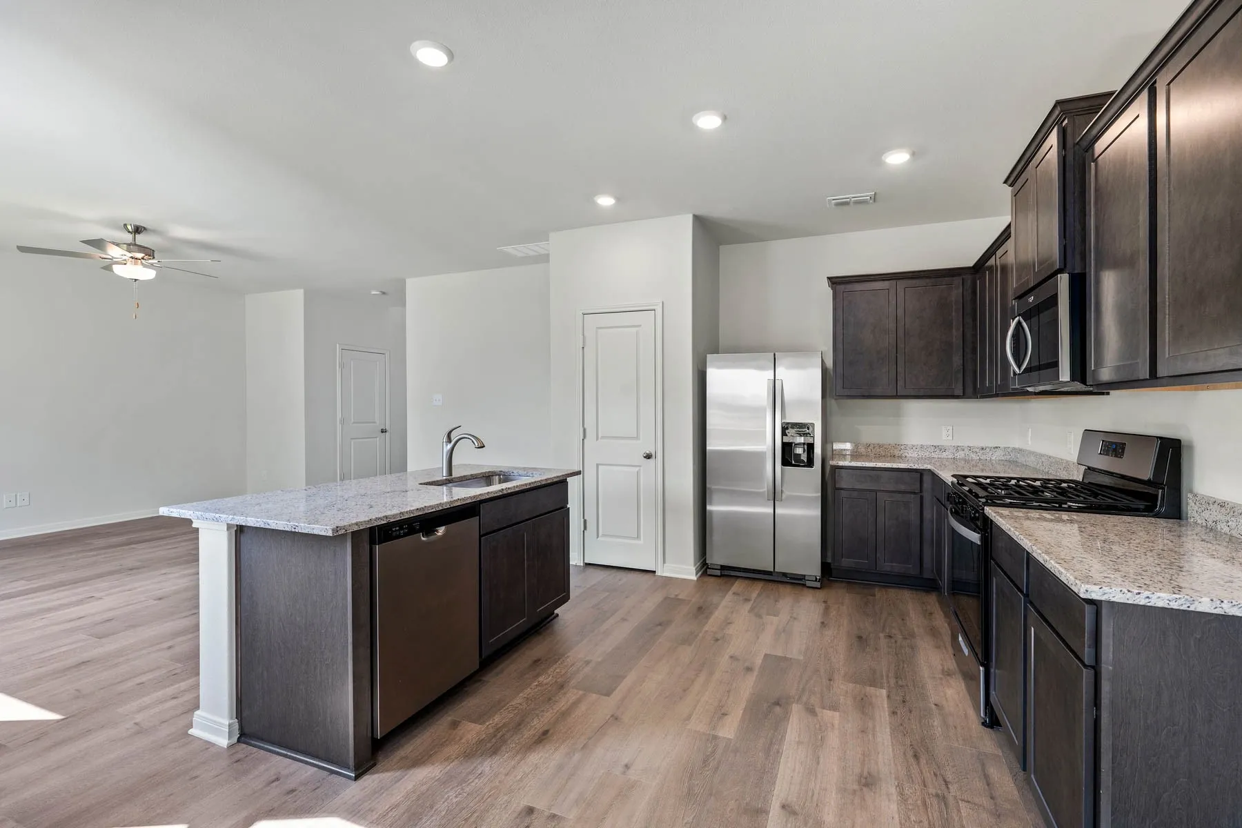 Single Family Residence For Sale in Denton County , 8433 Fort Benton Drive, Ponder, Texas 76259, 3 Bedroom, 3 Bathroom, 2 Garage spaces, 2,232 Sqft, built in 2026, mls#21381762, Real Estate Agent in Ponder, Homes For Sale in Denton county, Homes For Sale in Ponder, Realtor in Ponder Texas, Real Estate Brokerage Independent Realty Texas, Luminita Cordes Realtor