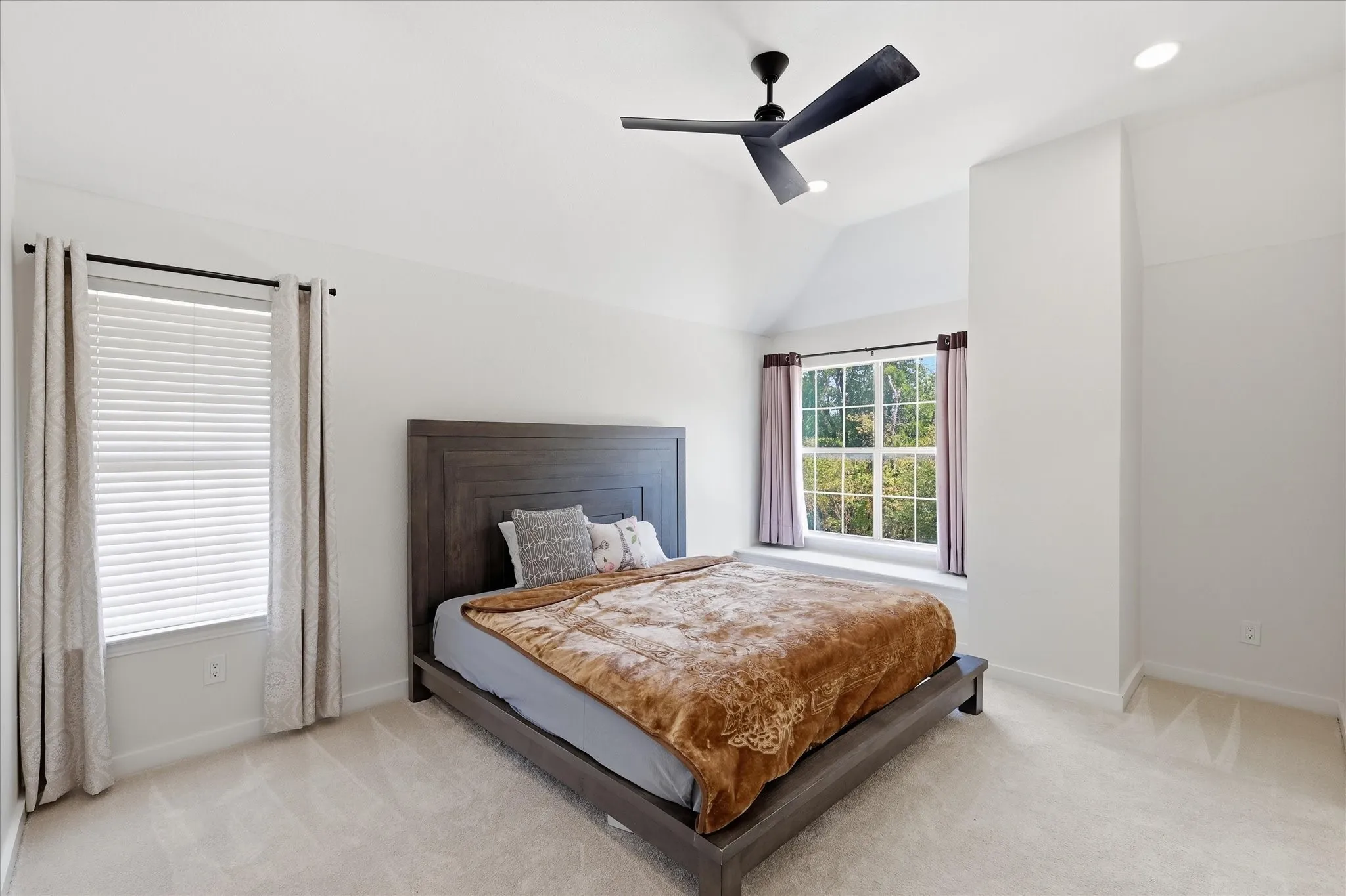 Single Family Residence For Rent in Collin County , 1106 Bridgeway Lane, Allen, Texas 75013, 5 Bedroom, 4 Bathroom, 2 Garage spaces, 4,428 Sqft, built in 2004, mls#21380670, Real Estate Agent in Allen, Homes For Rent in Collin county, Homes For Rent in Allen, Realtor in Allen Texas, Real Estate Brokerage Independent Realty Texas, Luminita Cordes Realtor