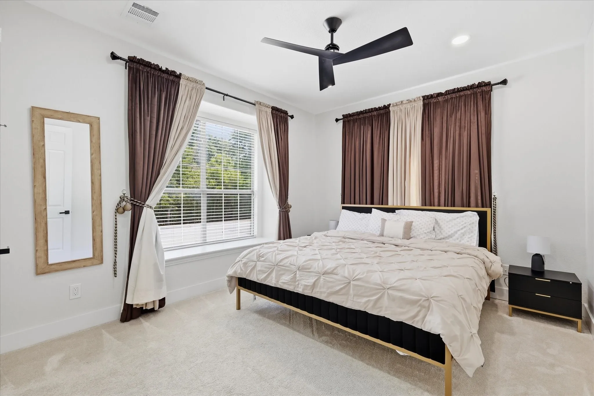 Single Family Residence For Rent in Collin County , 1106 Bridgeway Lane, Allen, Texas 75013, 5 Bedroom, 4 Bathroom, 2 Garage spaces, 4,428 Sqft, built in 2004, mls#21380670, Real Estate Agent in Allen, Homes For Rent in Collin county, Homes For Rent in Allen, Realtor in Allen Texas, Real Estate Brokerage Independent Realty Texas, Luminita Cordes Realtor