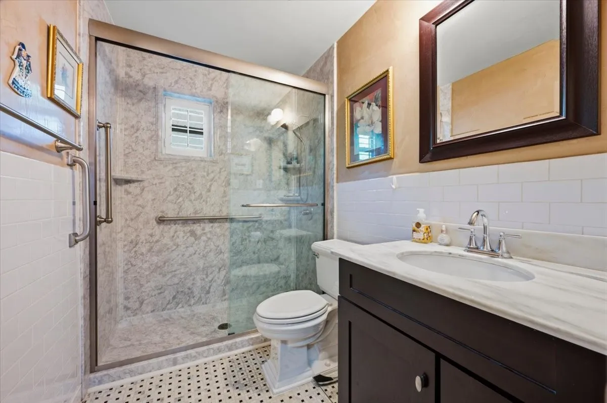 Condominium For Sale in Dallas County , 4918 Lahoma Street 4918, Dallas, Texas 75235, 2 Bedroom, 2 Bathroom, Garage spaces, 993 Sqft, built in 1954, mls#21381772, Real Estate Agent in Dallas, Homes For Sale in Dallas county, Homes For Sale in Dallas, Realtor in Dallas Texas, Real Estate Brokerage Independent Realty Texas, Luminita Cordes Realtor