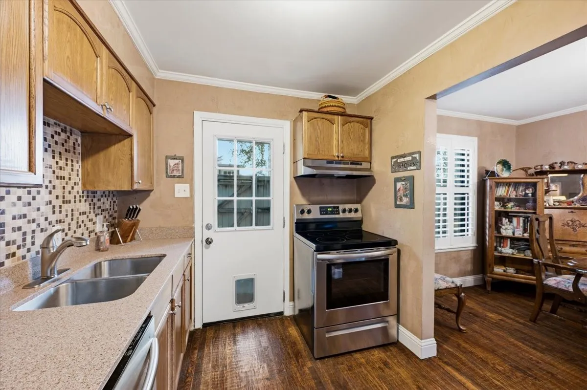 Condominium For Sale in Dallas County , 4918 Lahoma Street 4918, Dallas, Texas 75235, 2 Bedroom, 2 Bathroom, Garage spaces, 993 Sqft, built in 1954, mls#21381772, Real Estate Agent in Dallas, Homes For Sale in Dallas county, Homes For Sale in Dallas, Realtor in Dallas Texas, Real Estate Brokerage Independent Realty Texas, Luminita Cordes Realtor