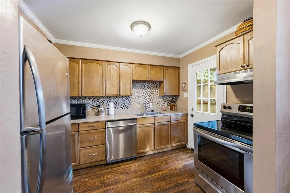 Condominium For Sale in Dallas County , 4918 Lahoma Street 4918, Dallas, Texas 75235, 2 Bedroom, 2 Bathroom, Garage spaces, 993 Sqft, built in 1954, mls#21381772, Real Estate Agent in Dallas, Homes For Sale in Dallas county, Homes For Sale in Dallas, Realtor in Dallas Texas, Real Estate Brokerage Independent Realty Texas, Luminita Cordes Realtor