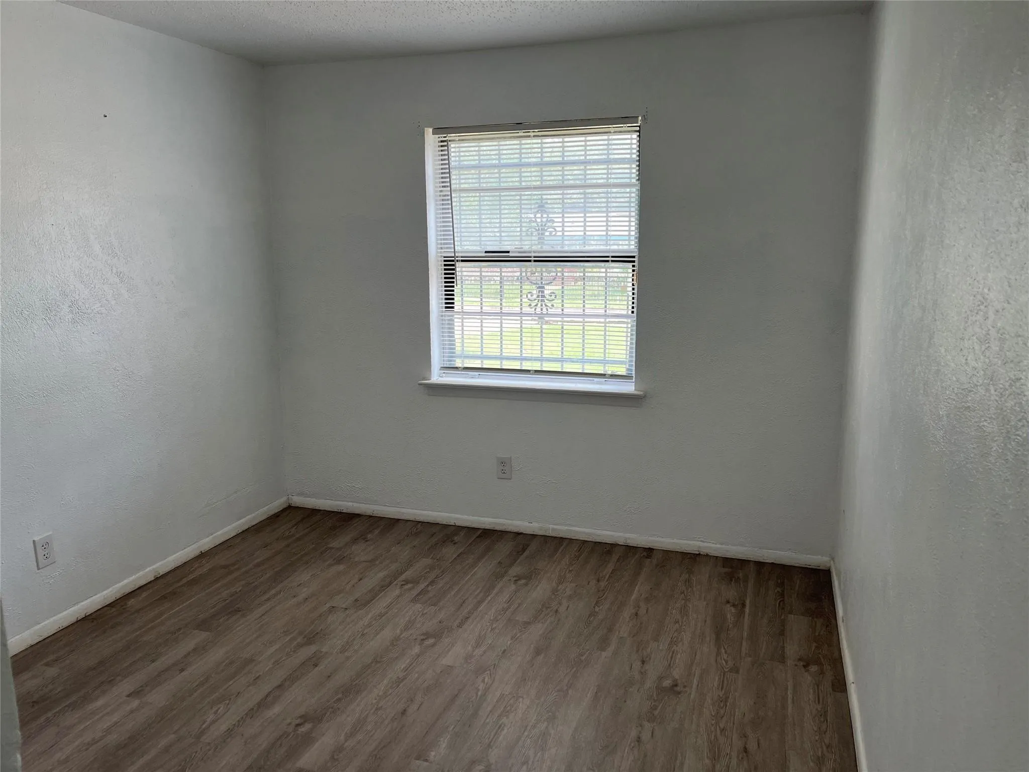 Single Family Residence For Rent in Dallas County , 10327 Springhaven Drive, Dallas, Texas 75217, 4 Bedroom, 2 Bathroom, 2 Garage spaces, 1,404 Sqft, built in 1965, mls#21381579, Real Estate Agent in Dallas, Homes For Rent in Dallas county, Homes For Rent in Dallas, Realtor in Dallas Texas, Real Estate Brokerage Independent Realty Texas, Luminita Cordes Realtor