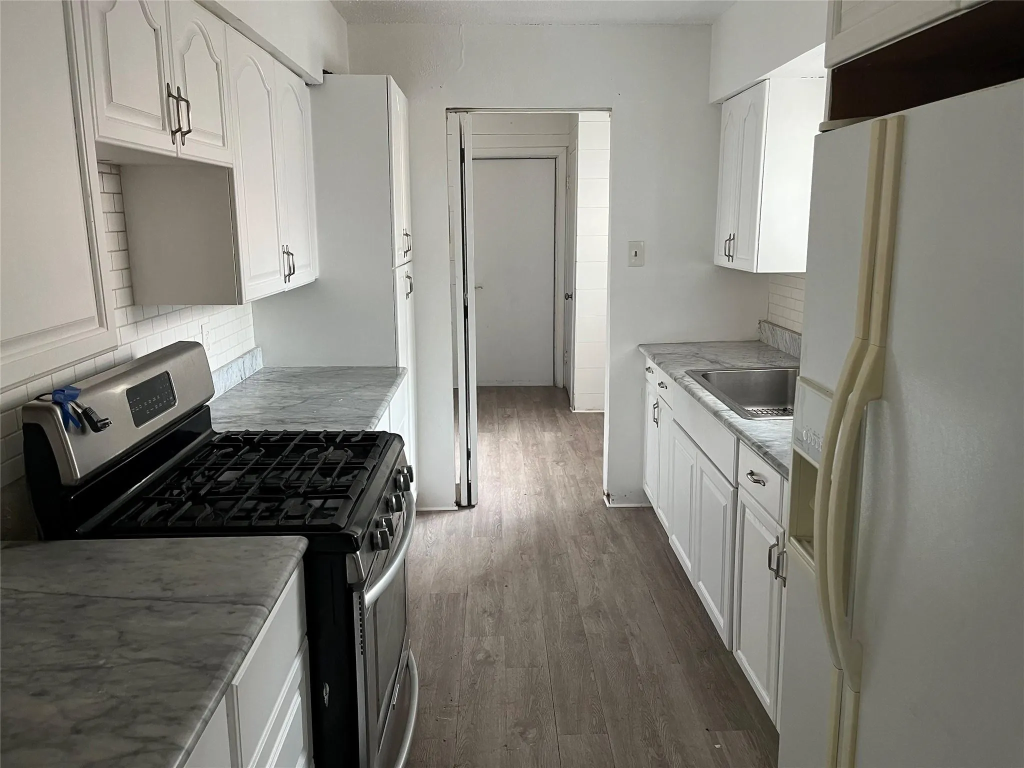 Single Family Residence For Rent in Dallas County , 10327 Springhaven Drive, Dallas, Texas 75217, 4 Bedroom, 2 Bathroom, 2 Garage spaces, 1,404 Sqft, built in 1965, mls#21381579, Real Estate Agent in Dallas, Homes For Rent in Dallas county, Homes For Rent in Dallas, Realtor in Dallas Texas, Real Estate Brokerage Independent Realty Texas, Luminita Cordes Realtor